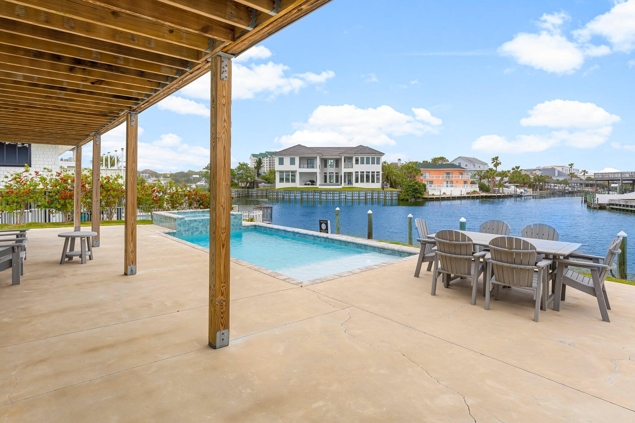 HOLIDAY ISLE - Residential