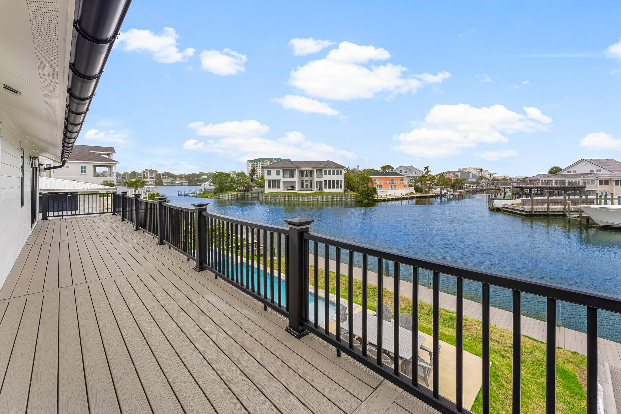 HOLIDAY ISLE - Residential