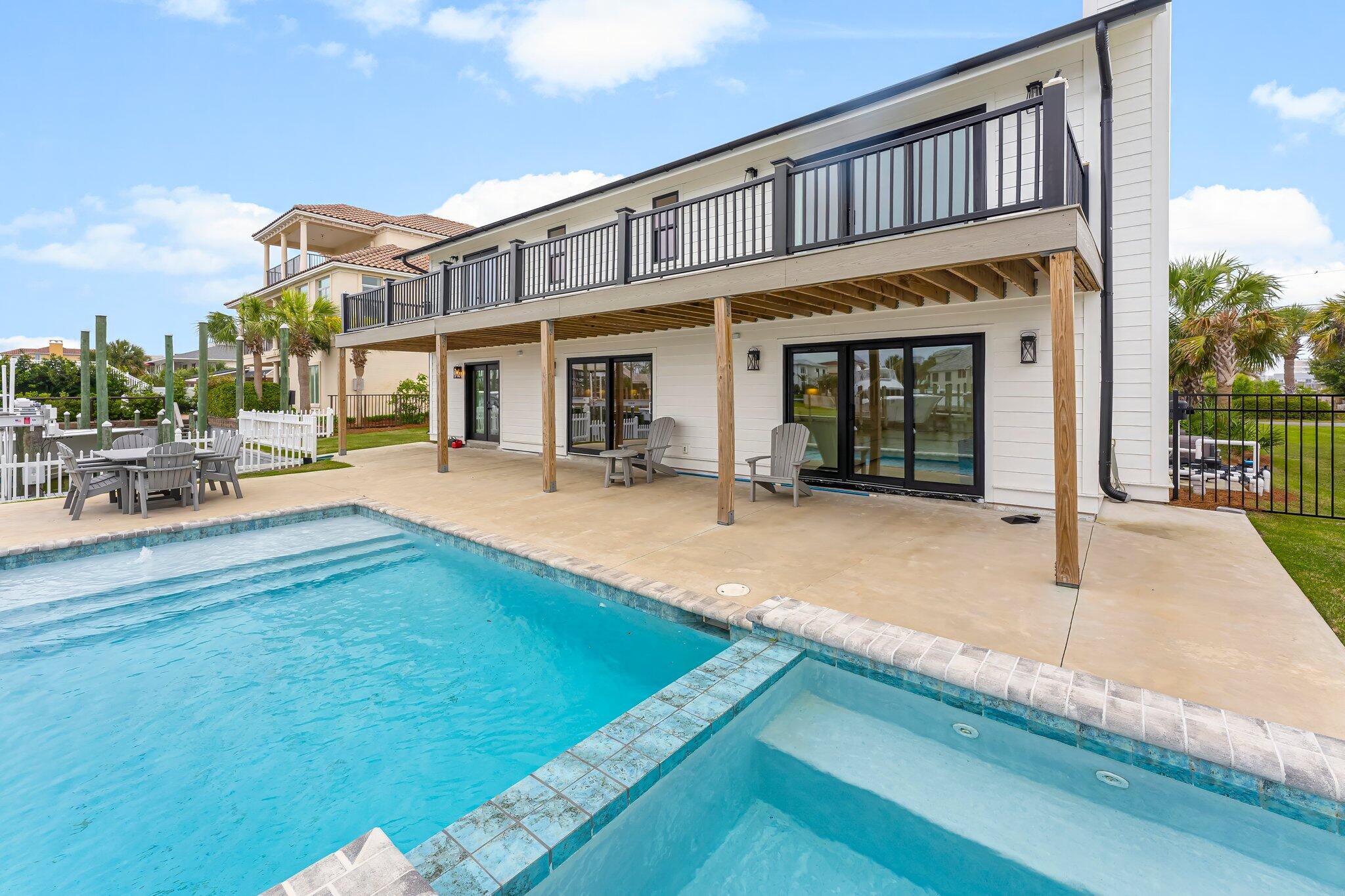 HOLIDAY ISLE - Residential