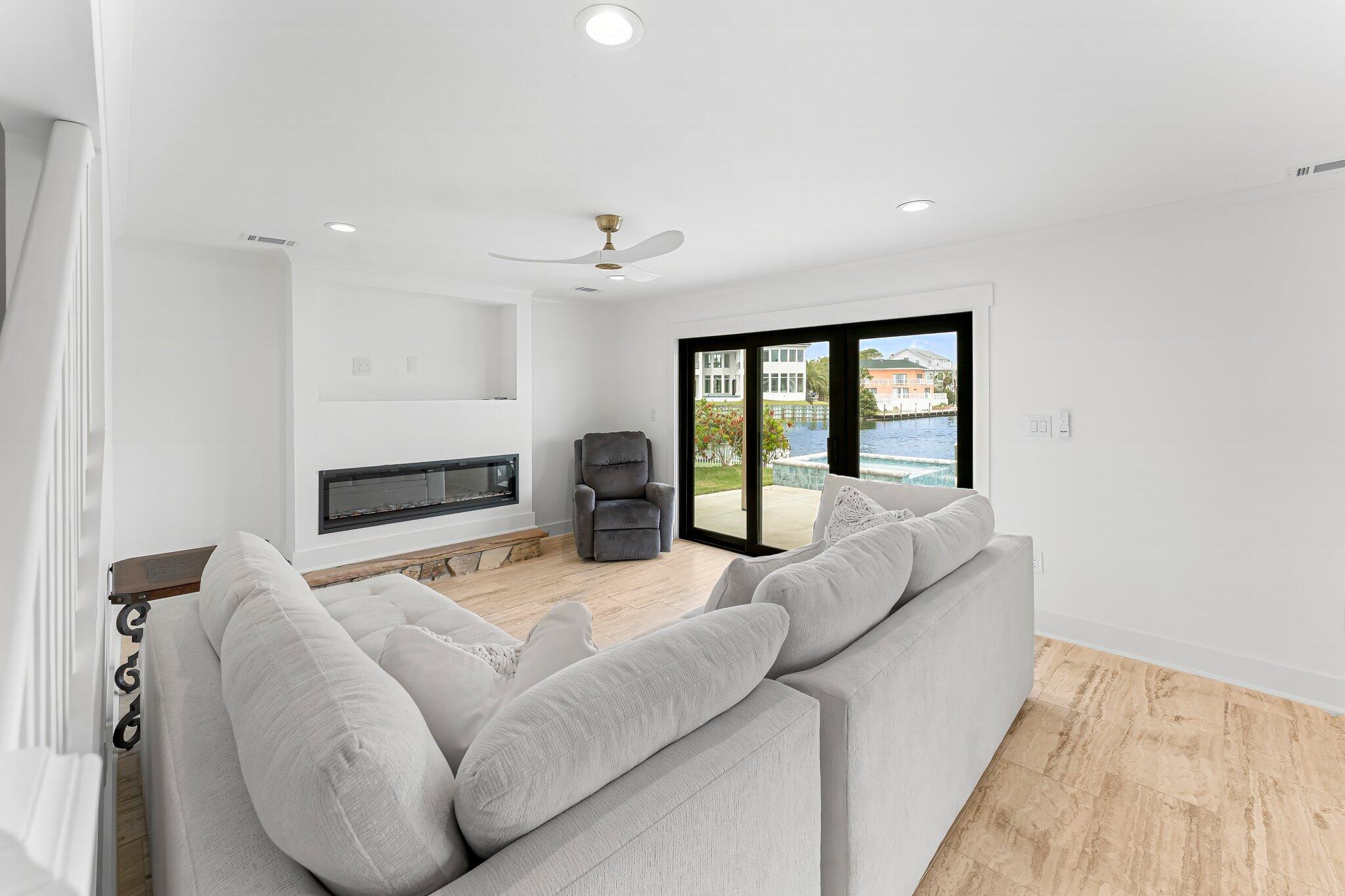 HOLIDAY ISLE - Residential