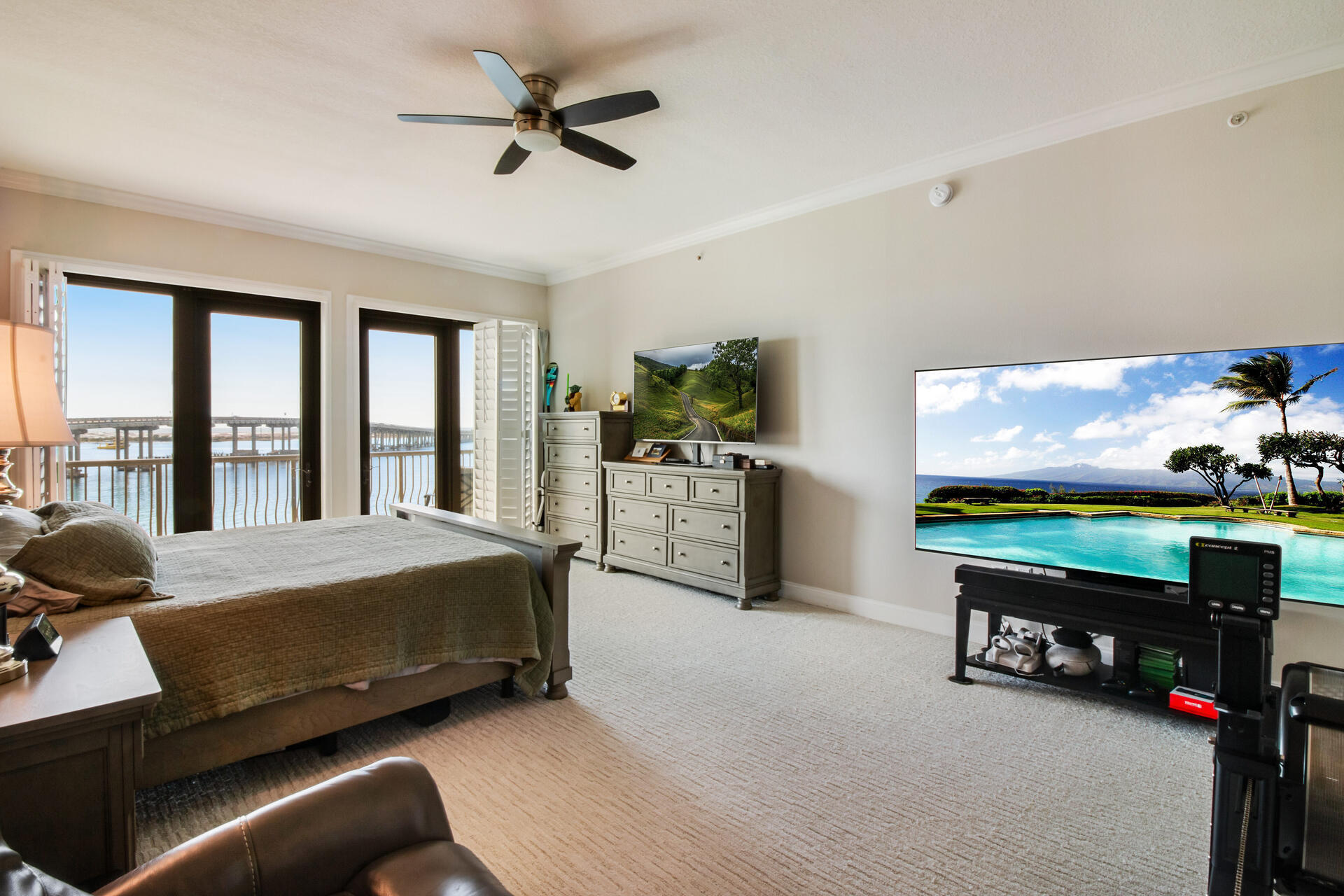 SIDES MORENO POINT WEST - Residential