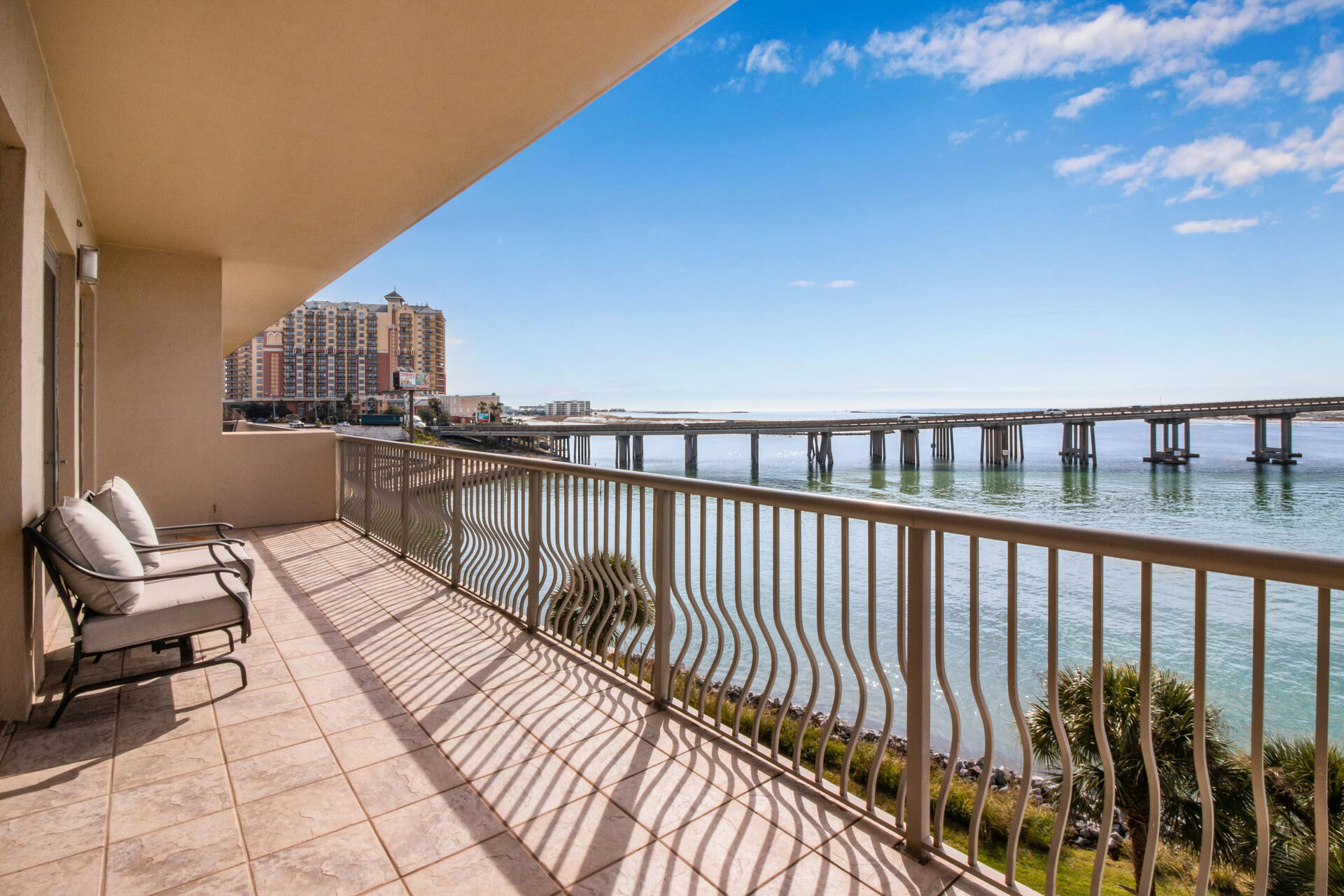 SIDES MORENO POINT WEST - Residential