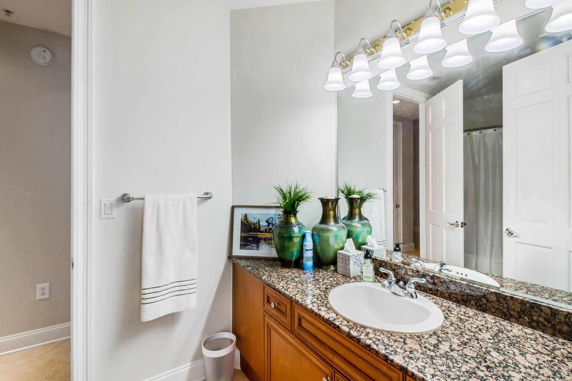 SIDES MORENO POINT WEST - Residential