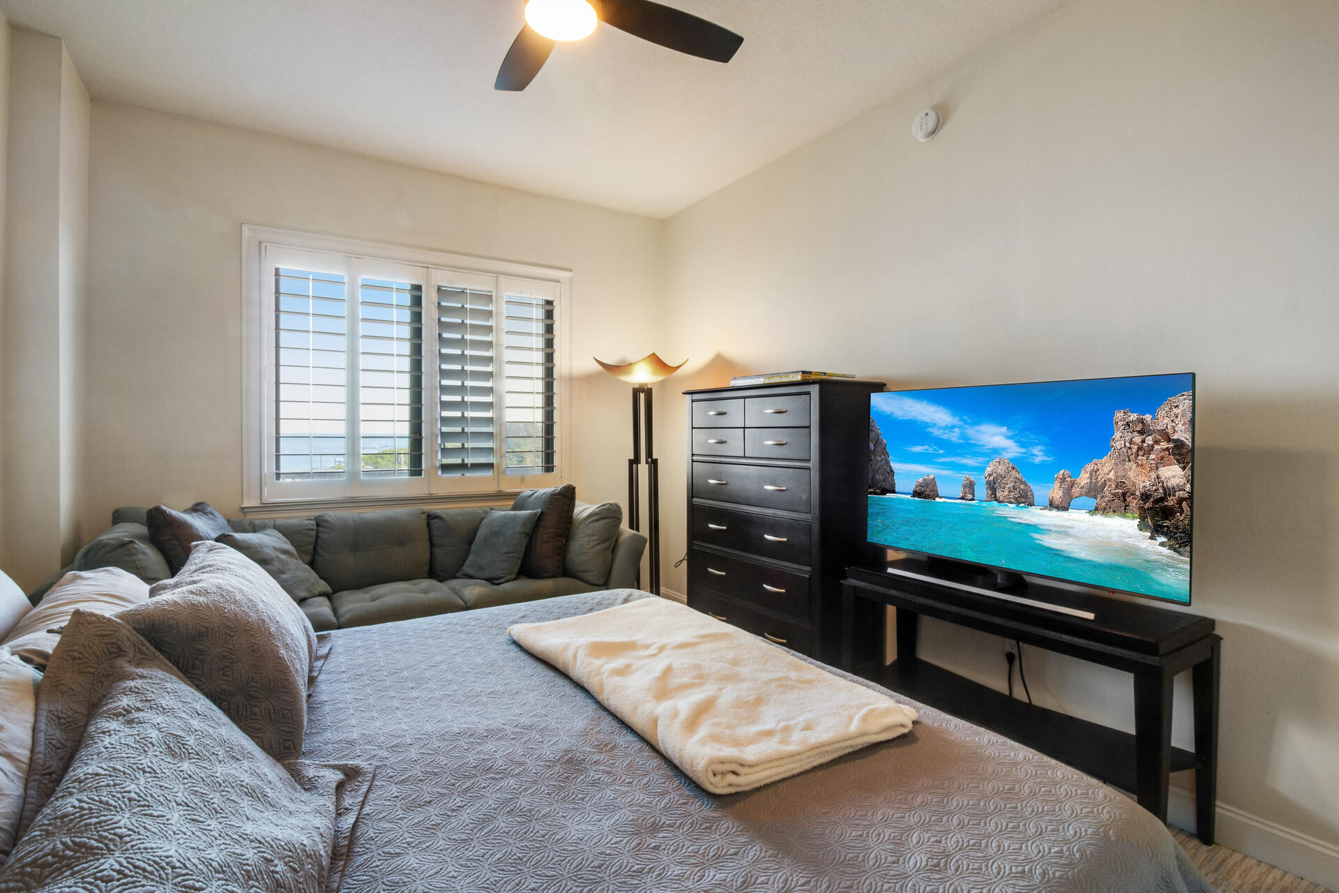 SIDES MORENO POINT WEST - Residential