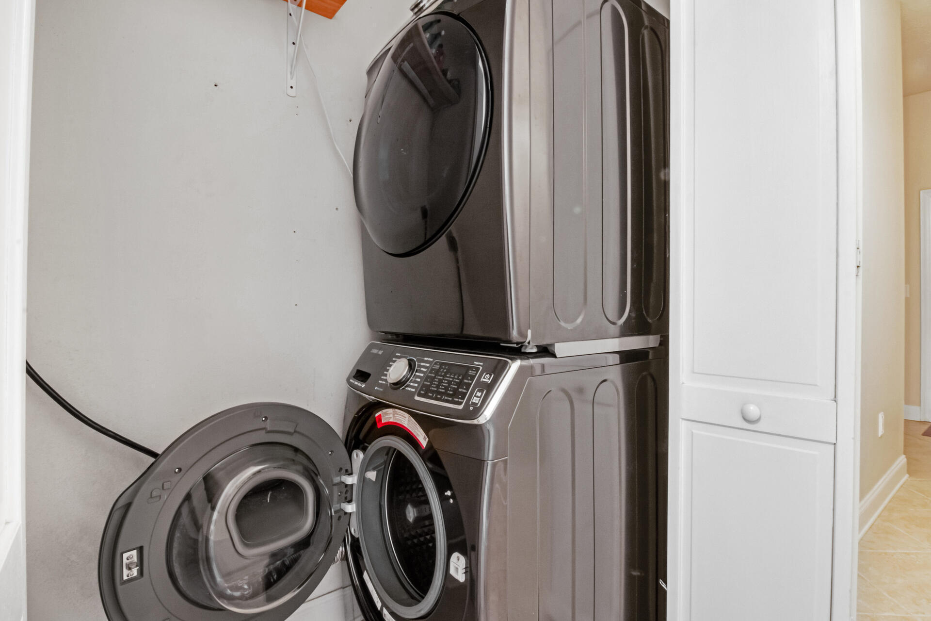 SIDES MORENO POINT WEST - Residential