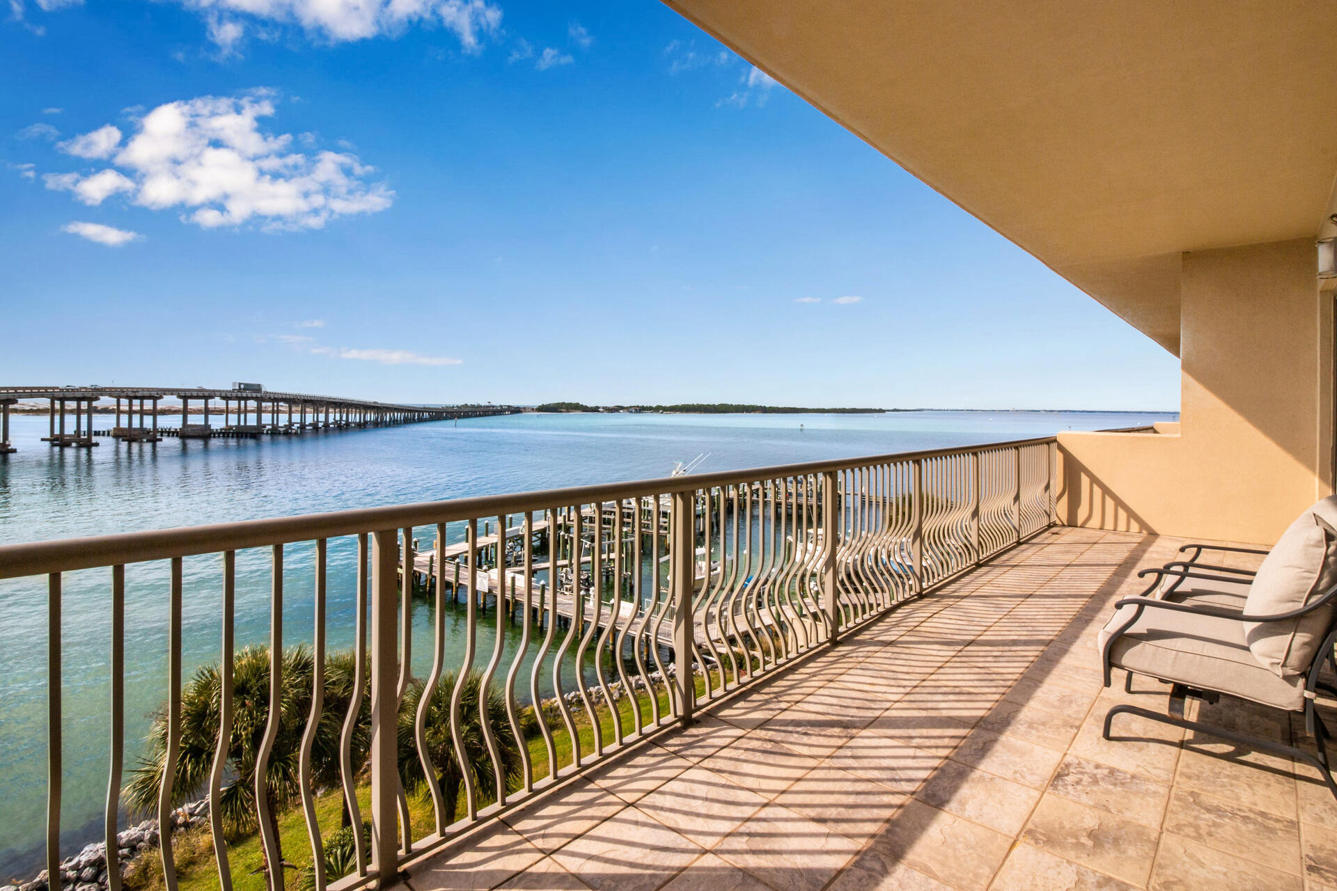 SIDES MORENO POINT WEST - Residential