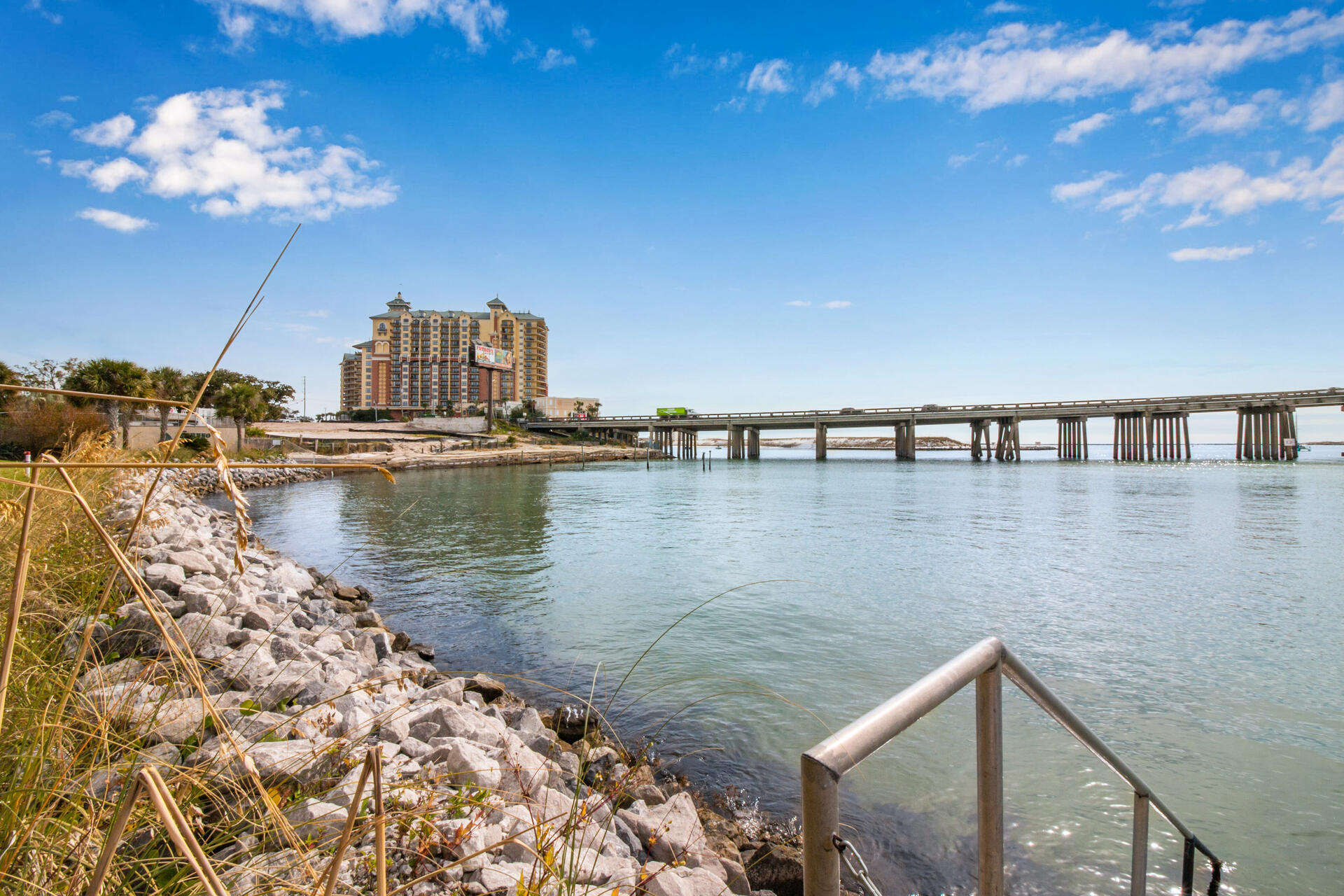 SIDES MORENO POINT WEST - Residential