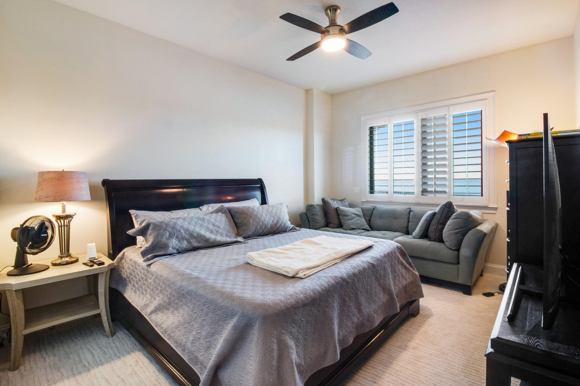 SIDES MORENO POINT WEST - Residential