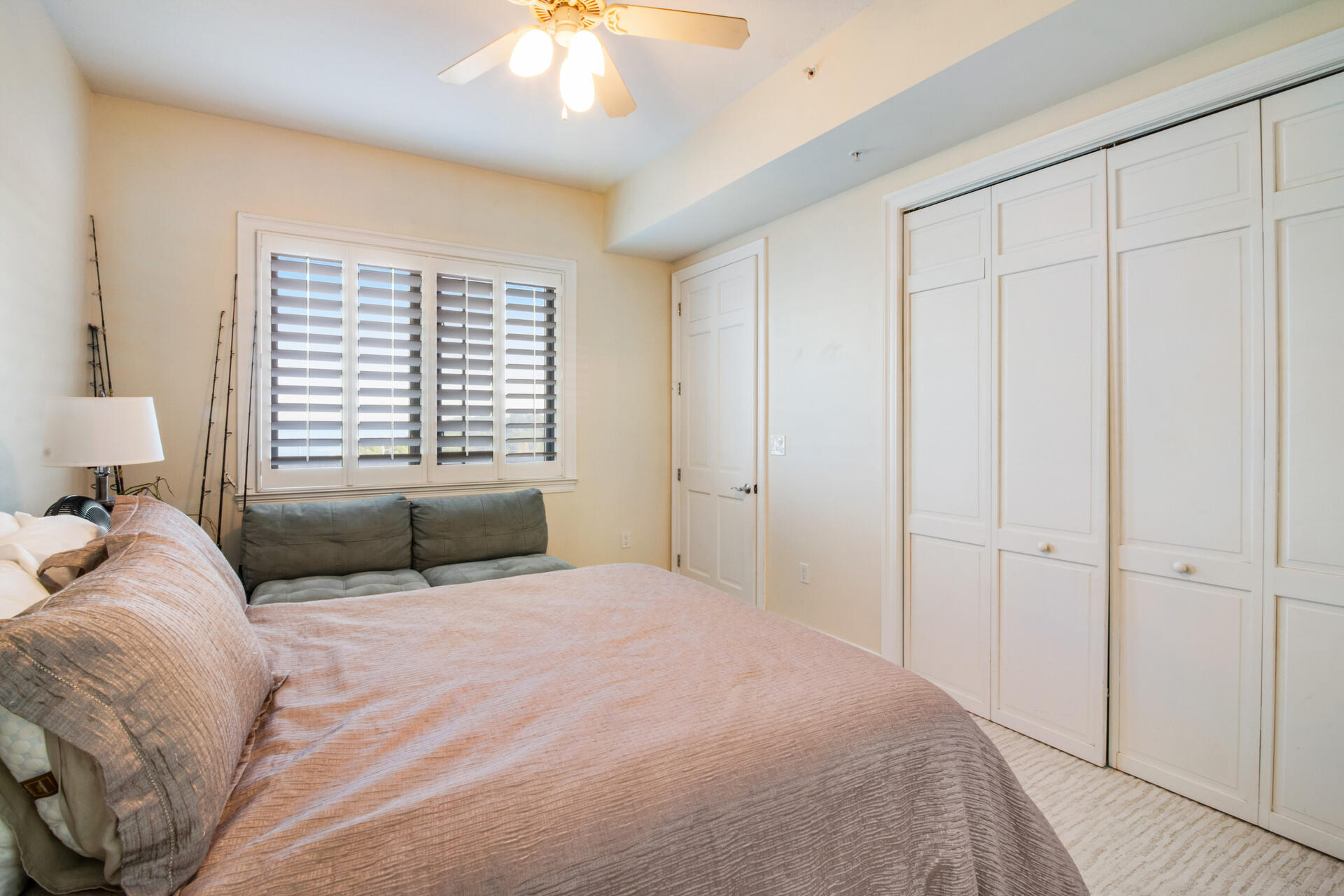 SIDES MORENO POINT WEST - Residential