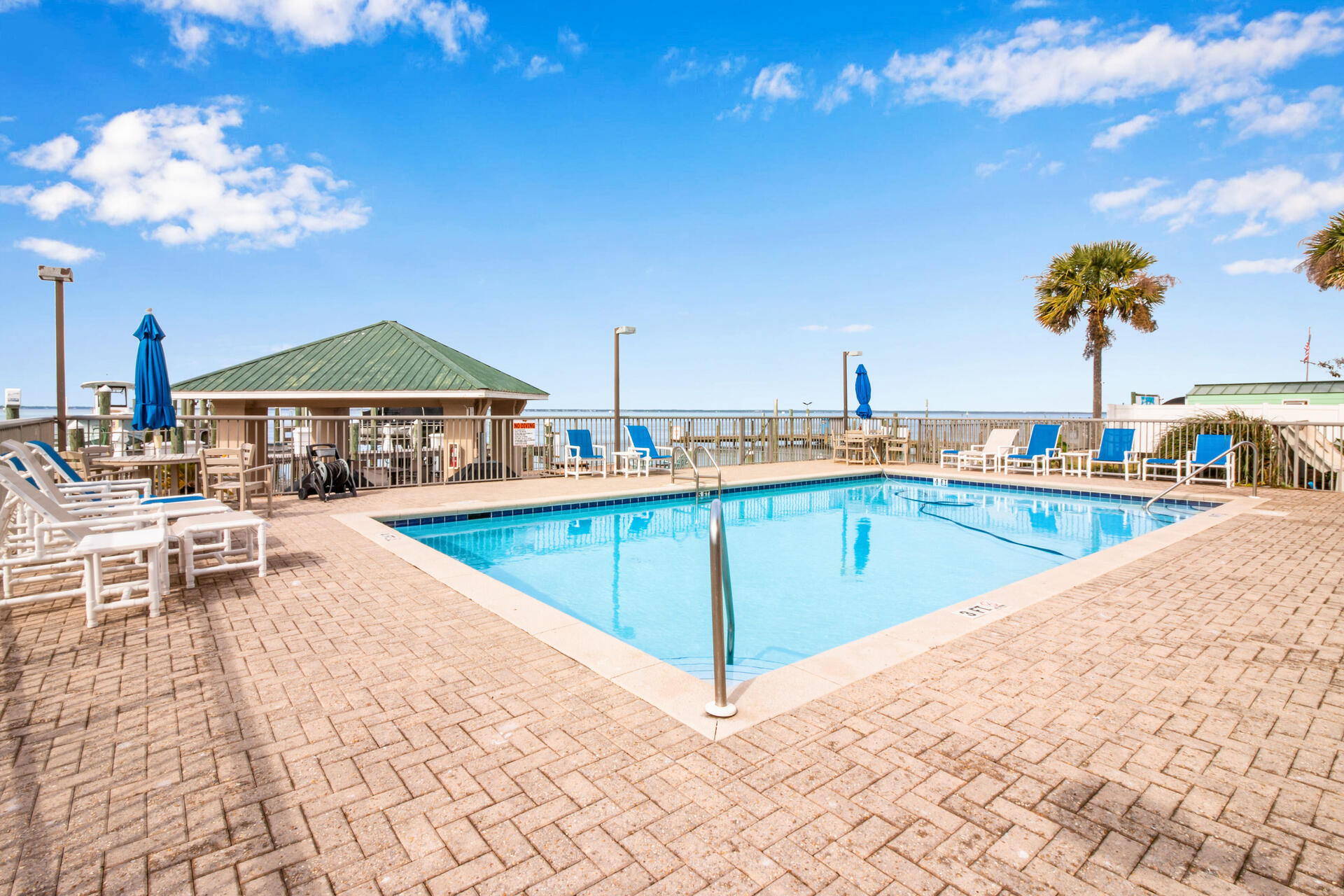 SIDES MORENO POINT WEST - Residential