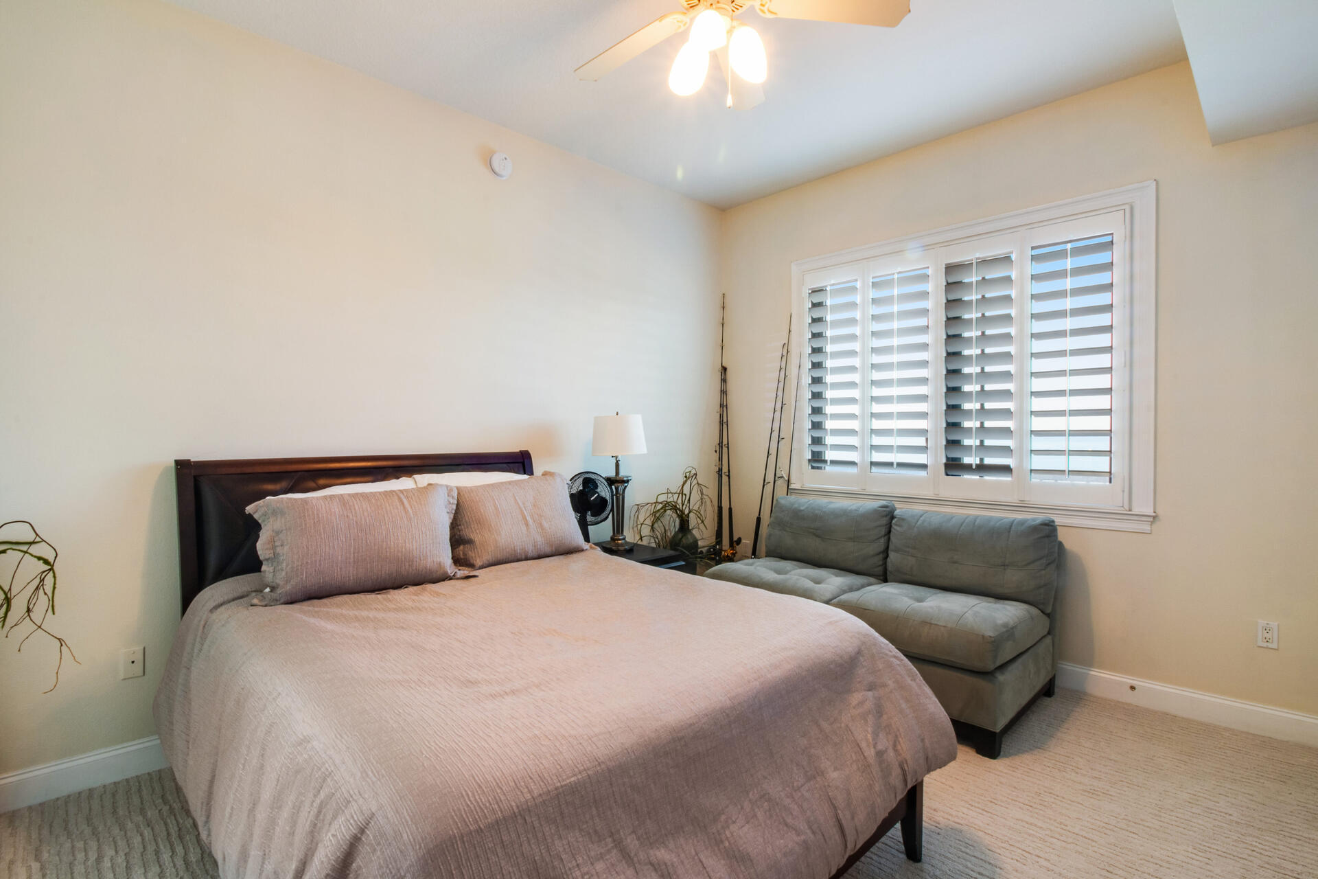 SIDES MORENO POINT WEST - Residential