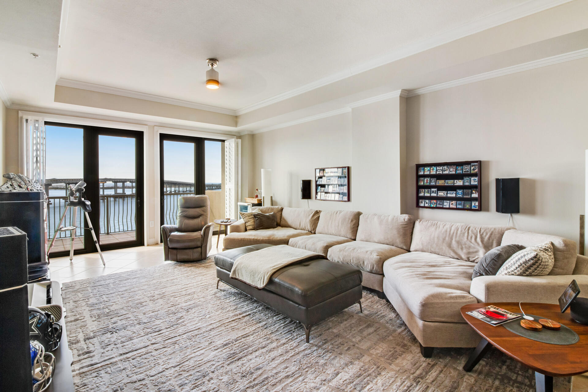 SIDES MORENO POINT WEST - Residential