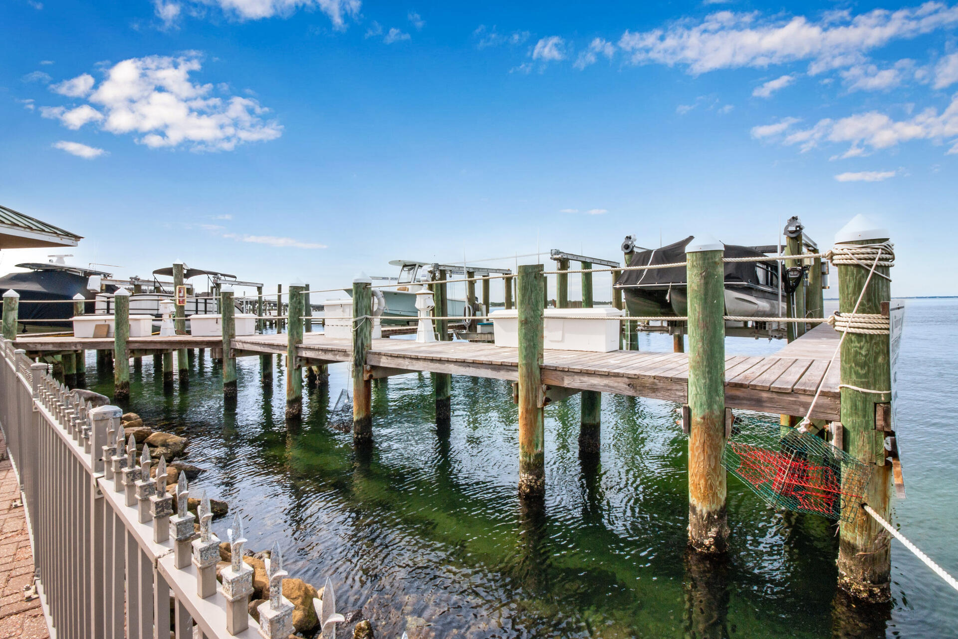 SIDES MORENO POINT WEST - Residential