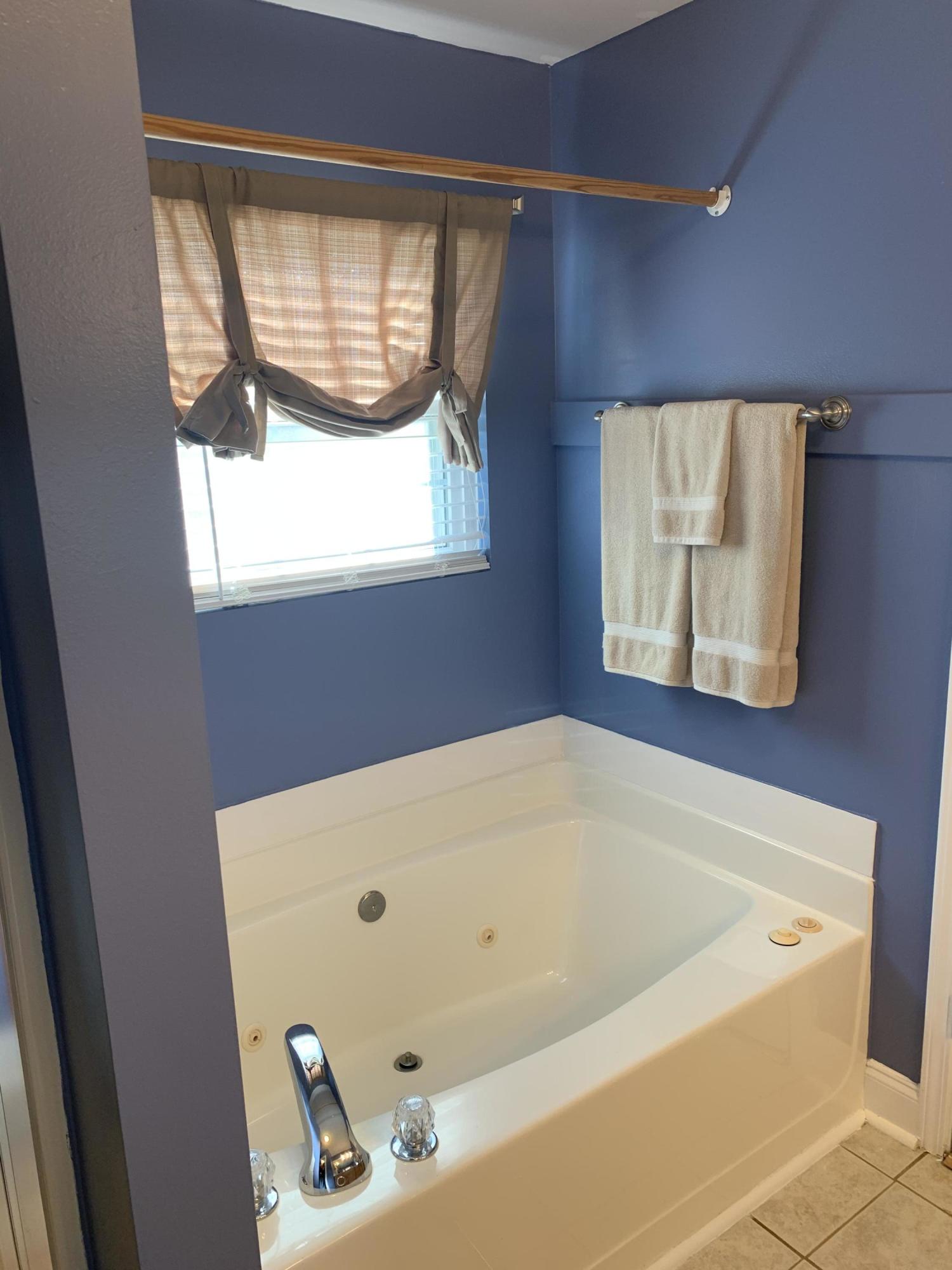 AZALEA GARDENS DESTIN - Residential