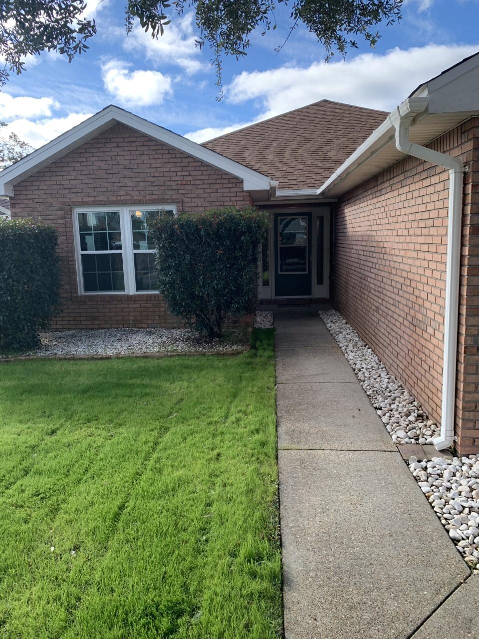 AZALEA GARDENS DESTIN - Residential