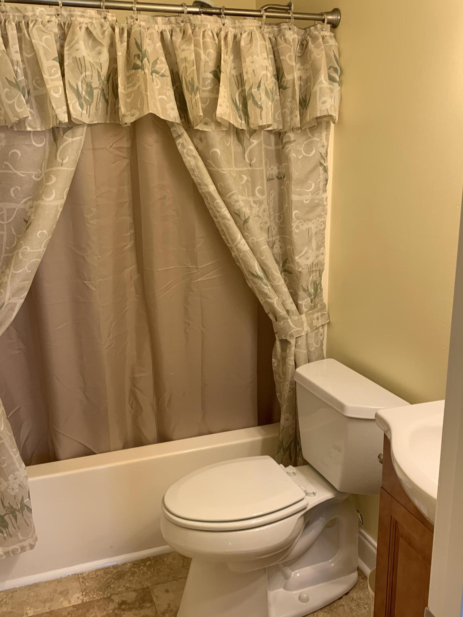 AZALEA GARDENS DESTIN - Residential