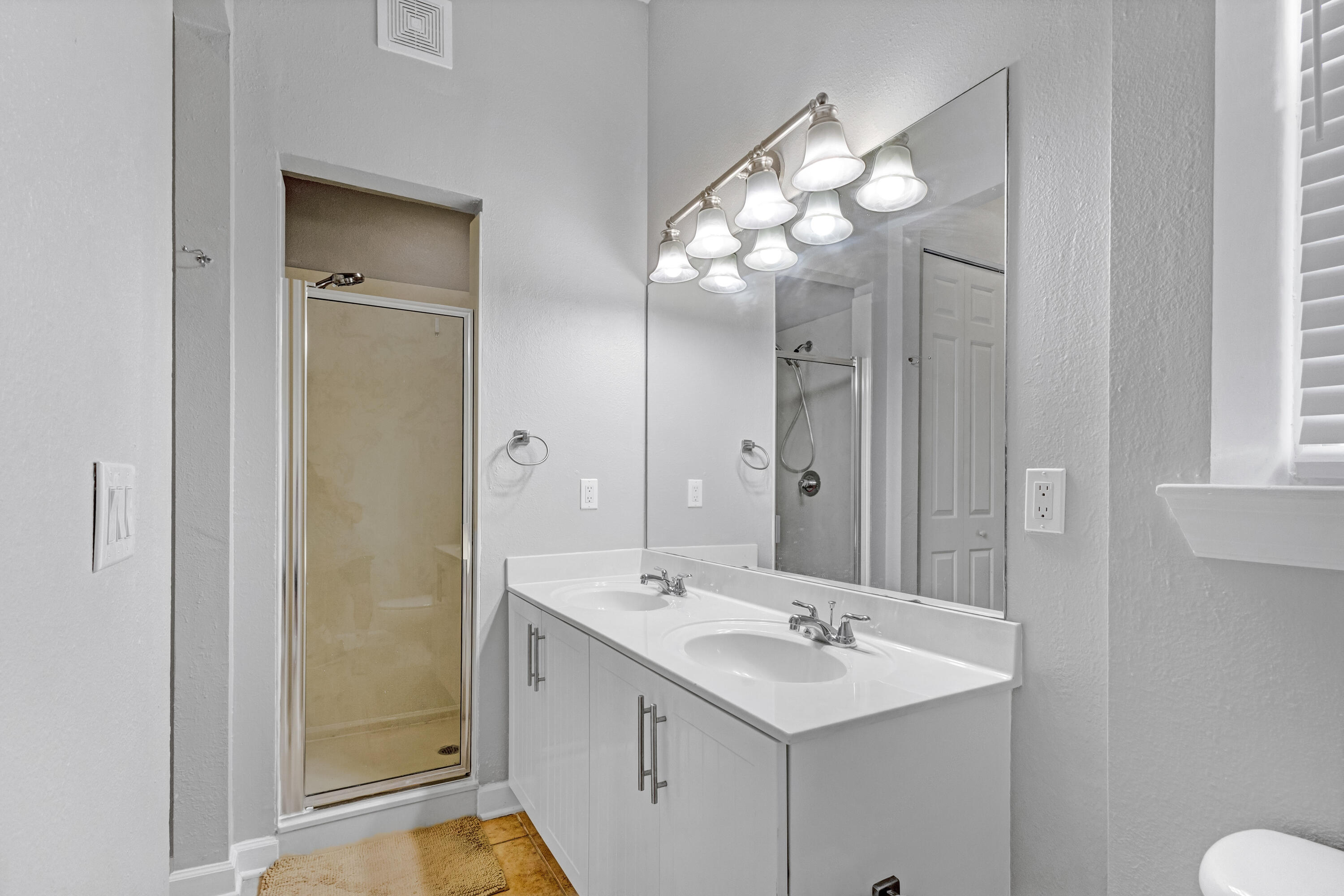 CRYSTAL COVE - Residential