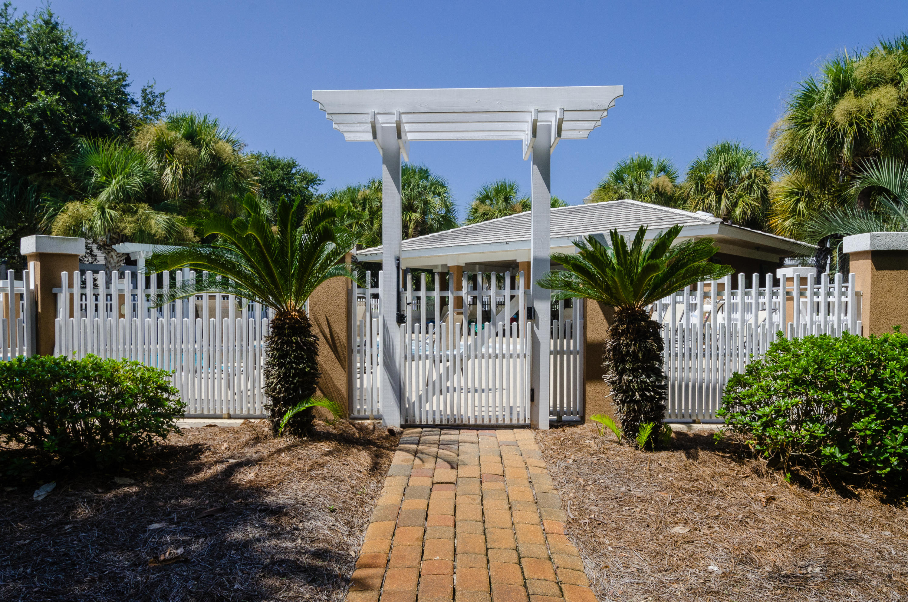 OLD FLORIDA COTTAGES - Residential