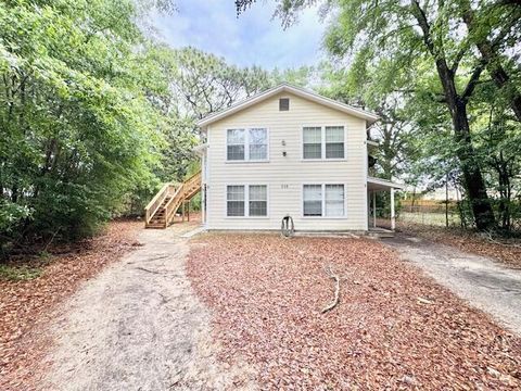 Photo of 228 Chicago Avenue #4, Valparaiso, FL 32580 (MLS # 988264) Photo of 228 Chicago Avenue #4, Valparaiso, FL 32580 (MLS # 988264)