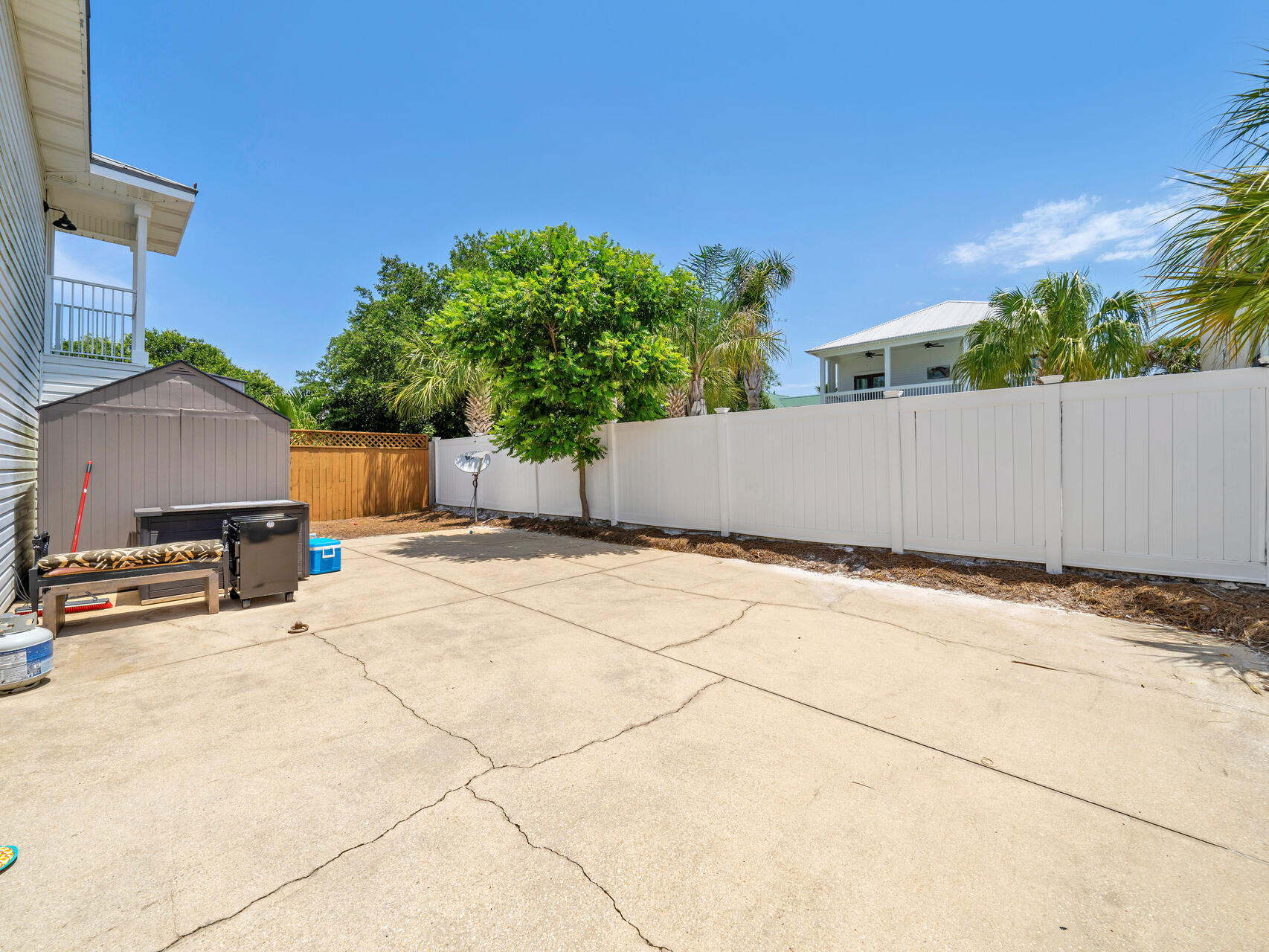 CRYSTAL BEACH - Residential