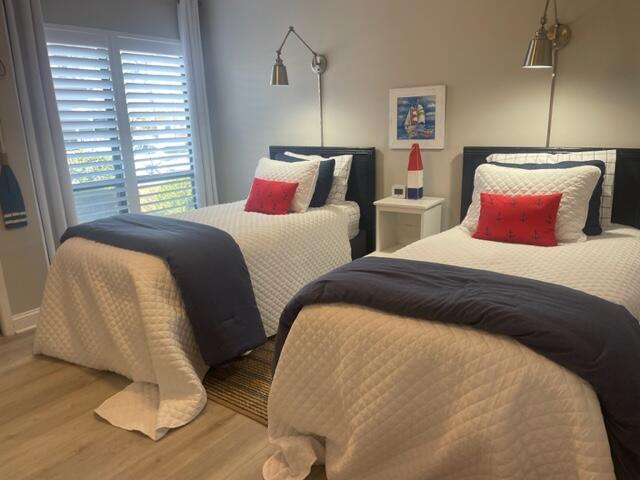 HARBOUR POINT CONDO - Residential