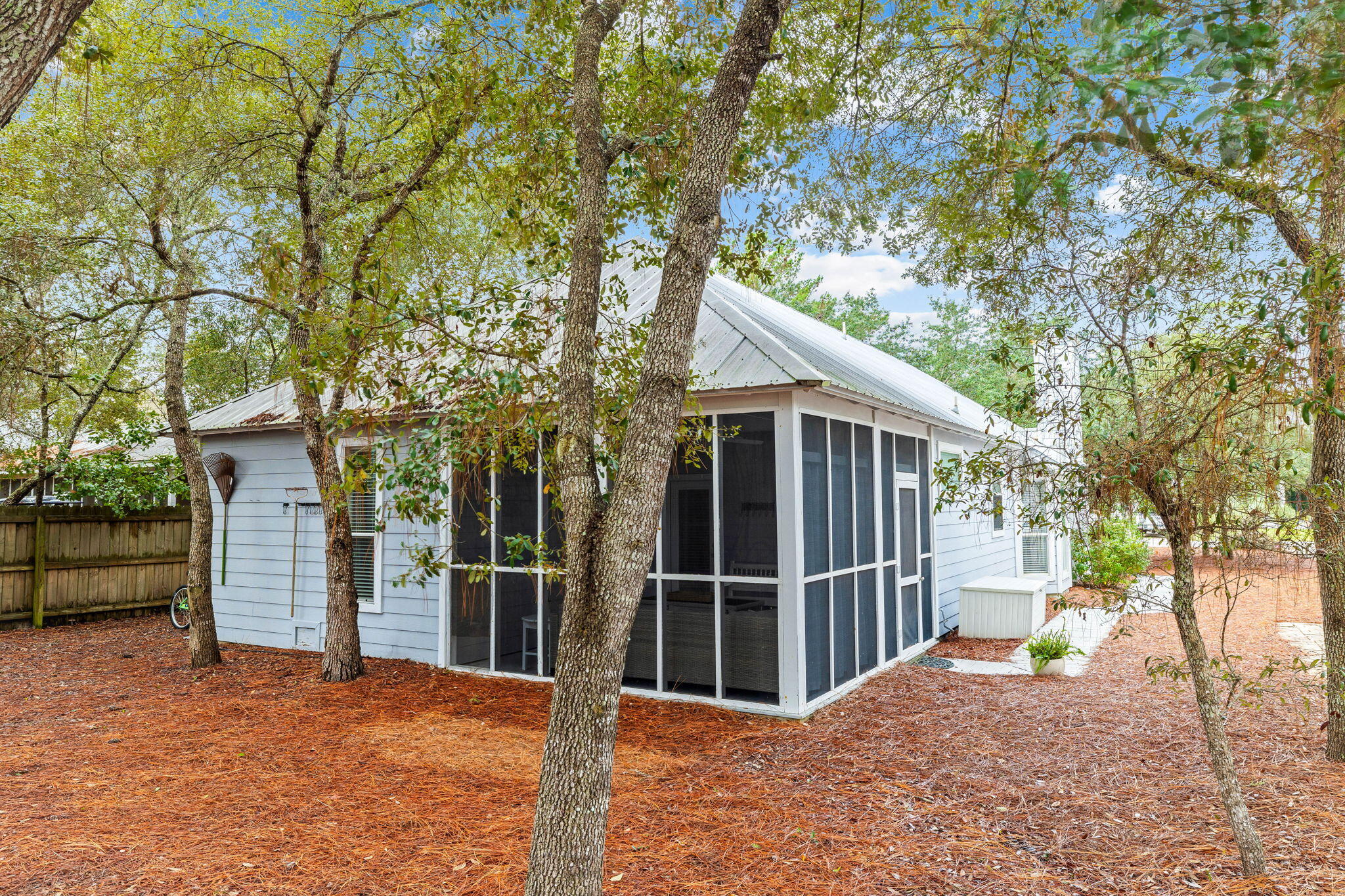 WHITES GULFVIEW ESTATES 2ND ADDN - Residential