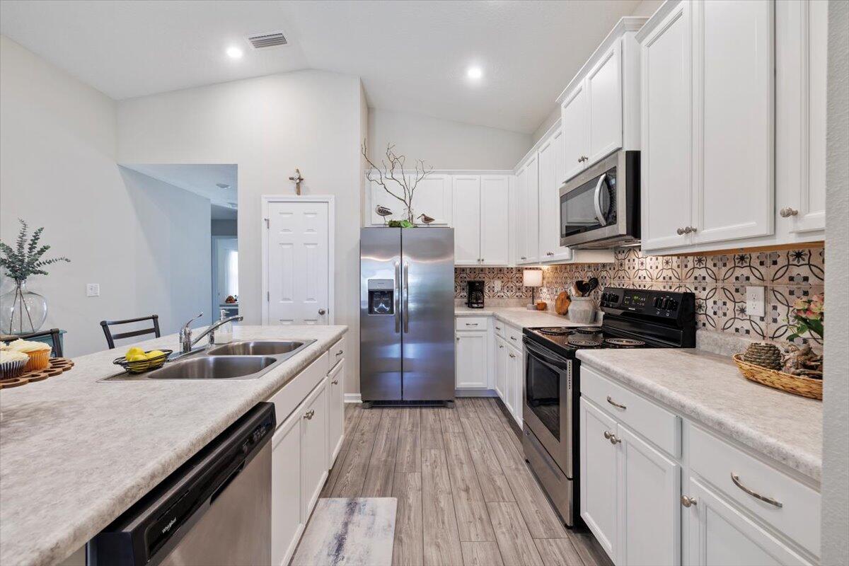 RIVERWALK PH I - Residential