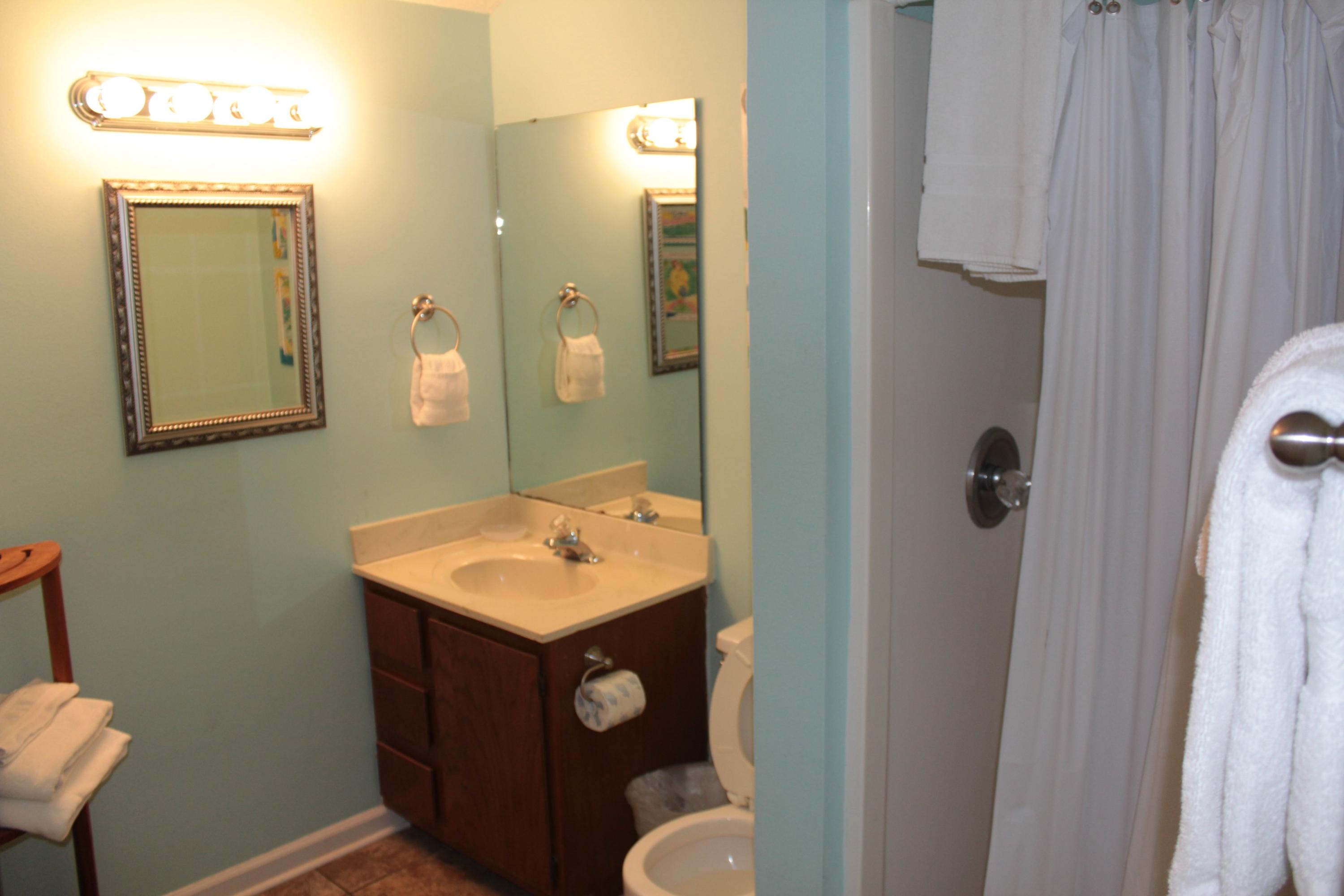 EASTERN SHORES CONDO PH 1 - Residential