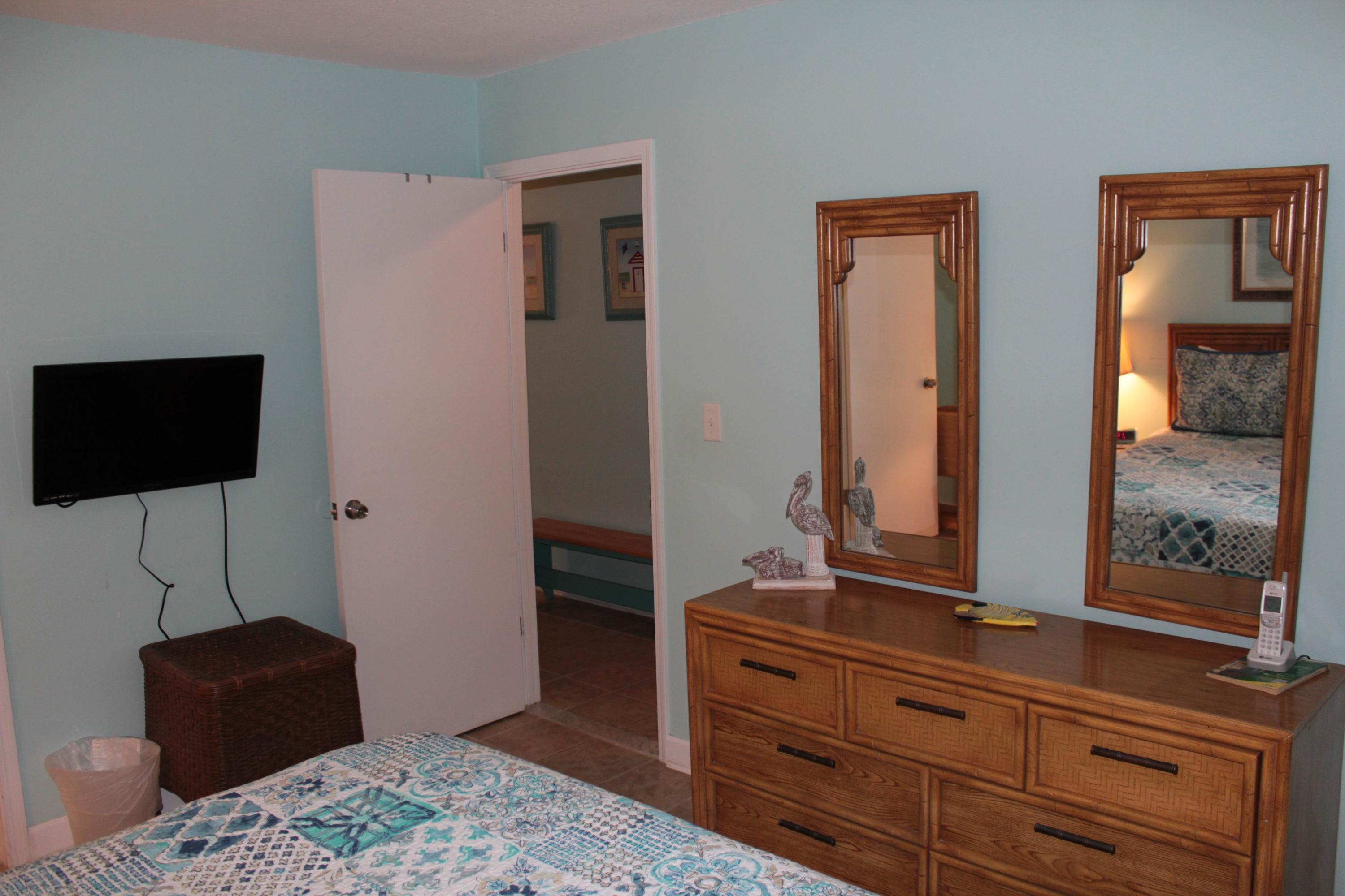 EASTERN SHORES CONDO PH 1 - Residential