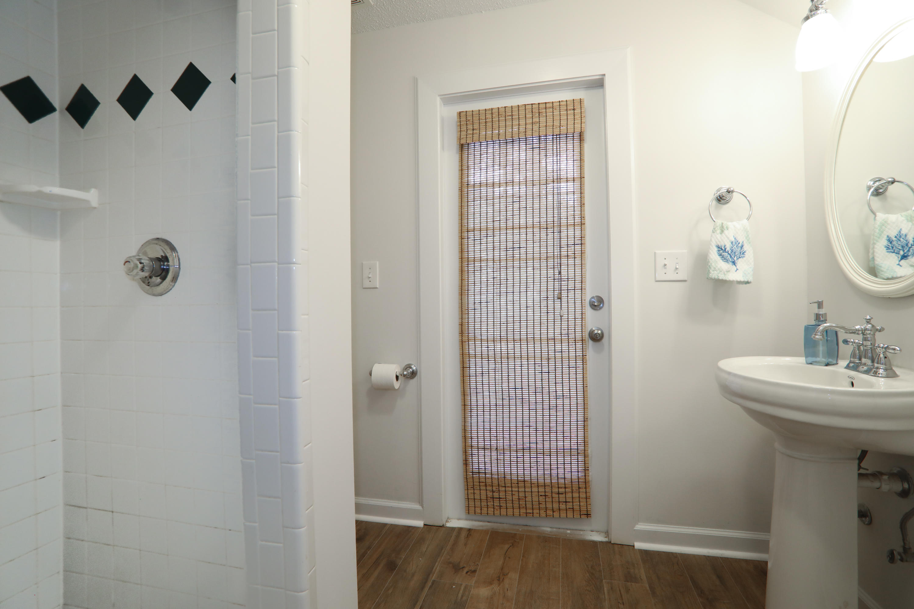 BAY PINE SHORES - Residential