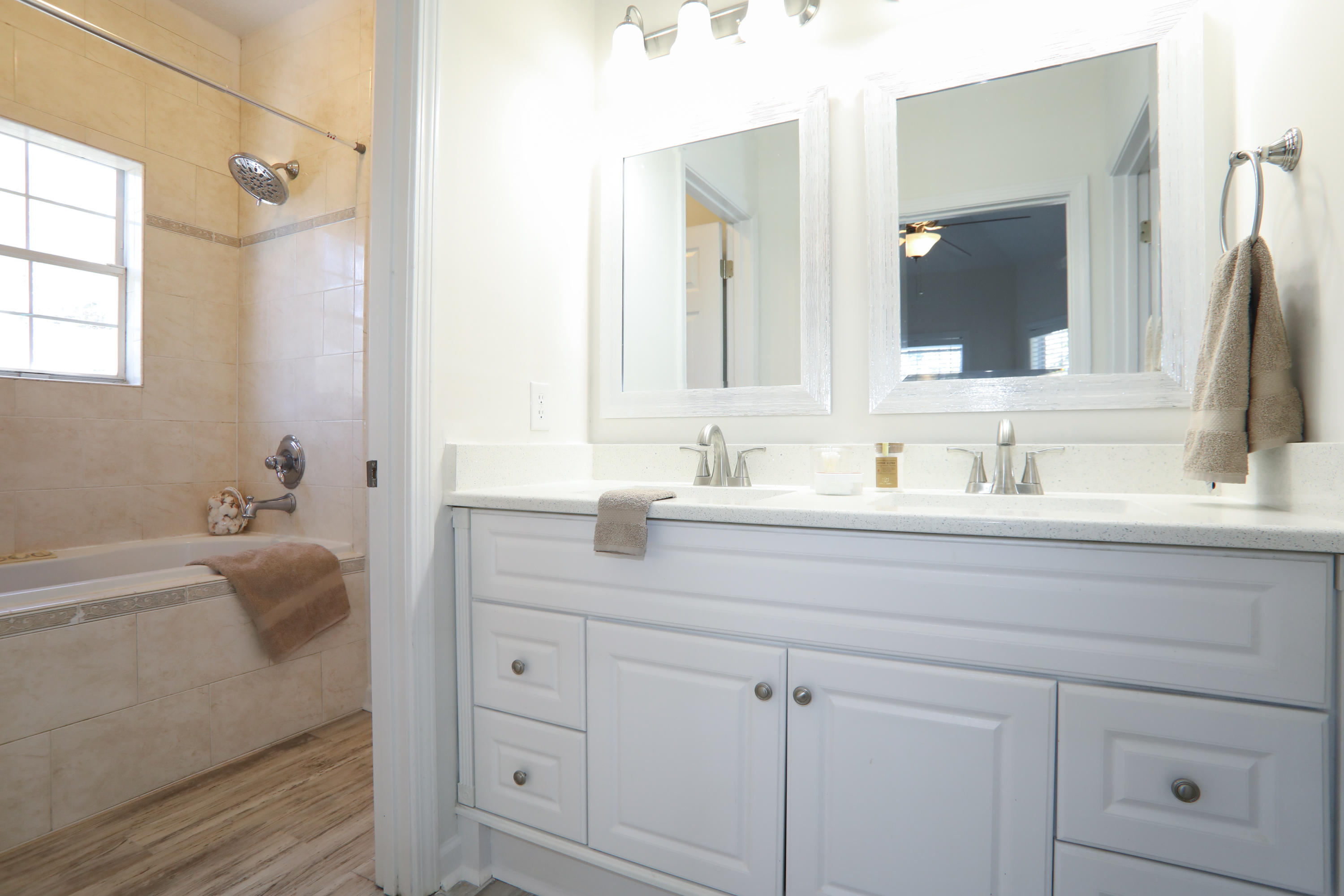 BAY PINE SHORES - Residential