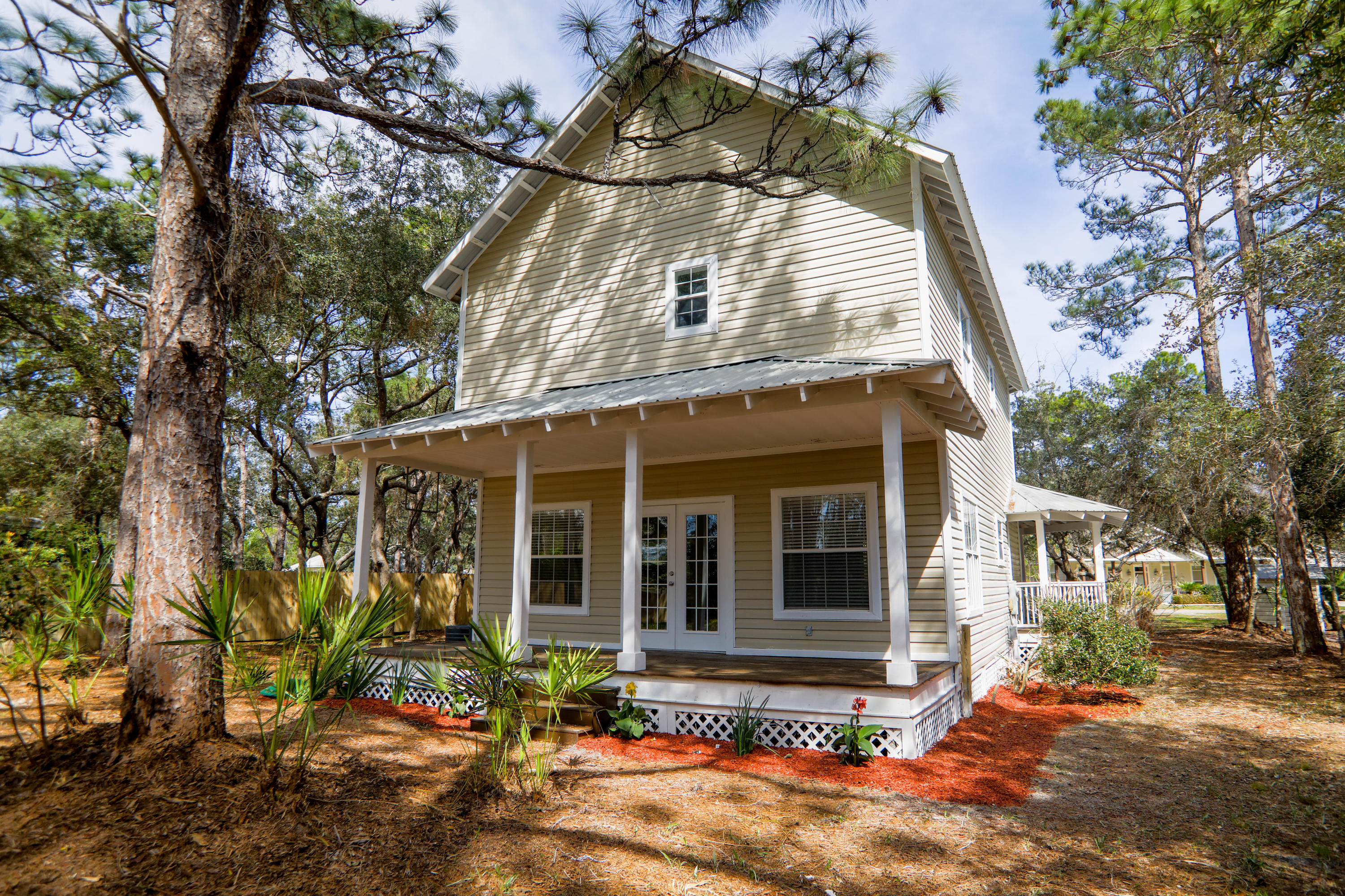 BAY PINE SHORES - Residential