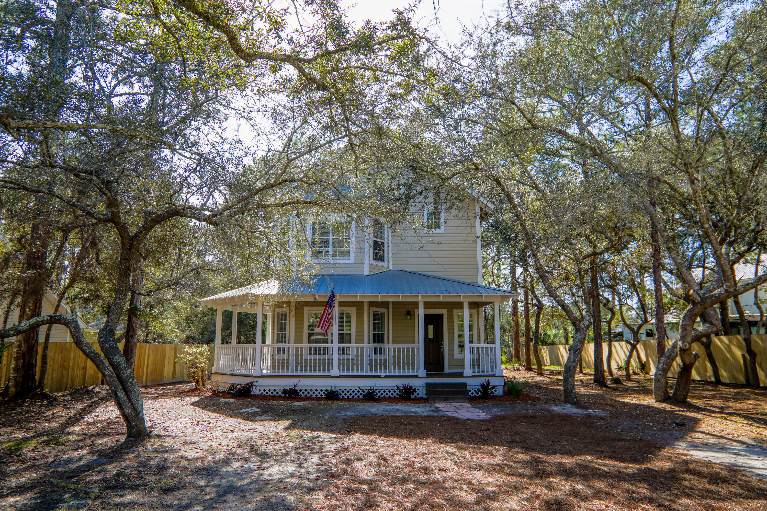 BAY PINE SHORES - Residential