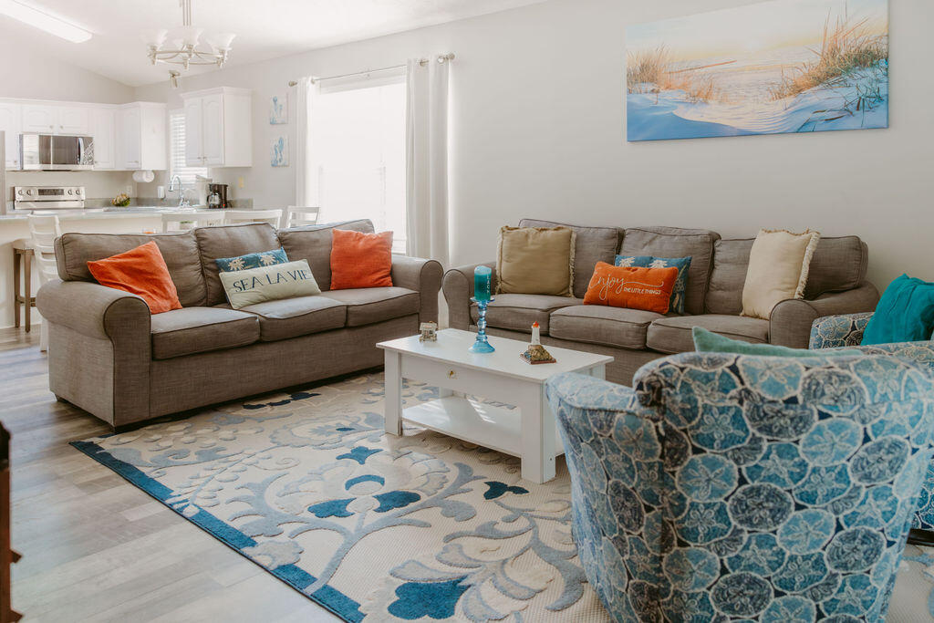 PALM COVE PH I 47B LOT8 ORB 4451 P 813 - Residential Lease