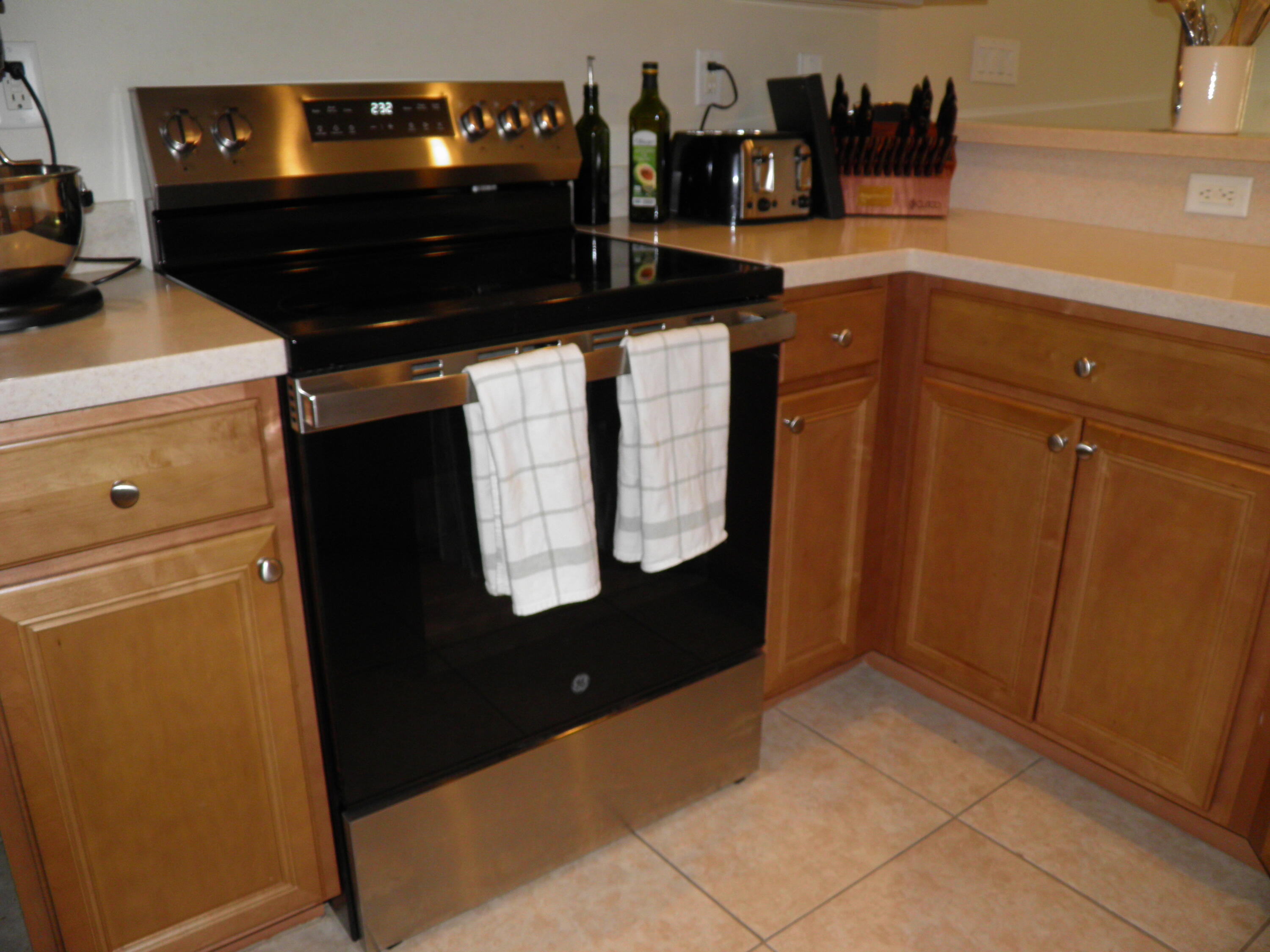 WALTON OAKS - Residential