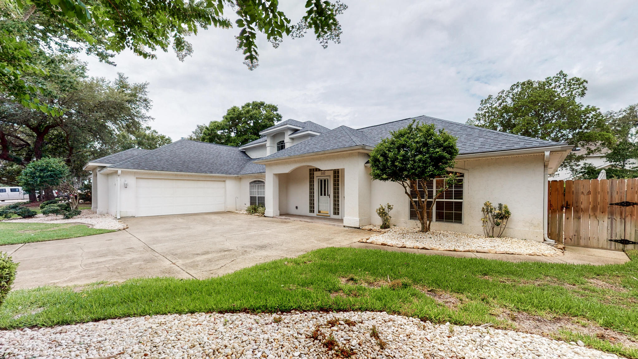 LAKE POINTE - Residential Lease