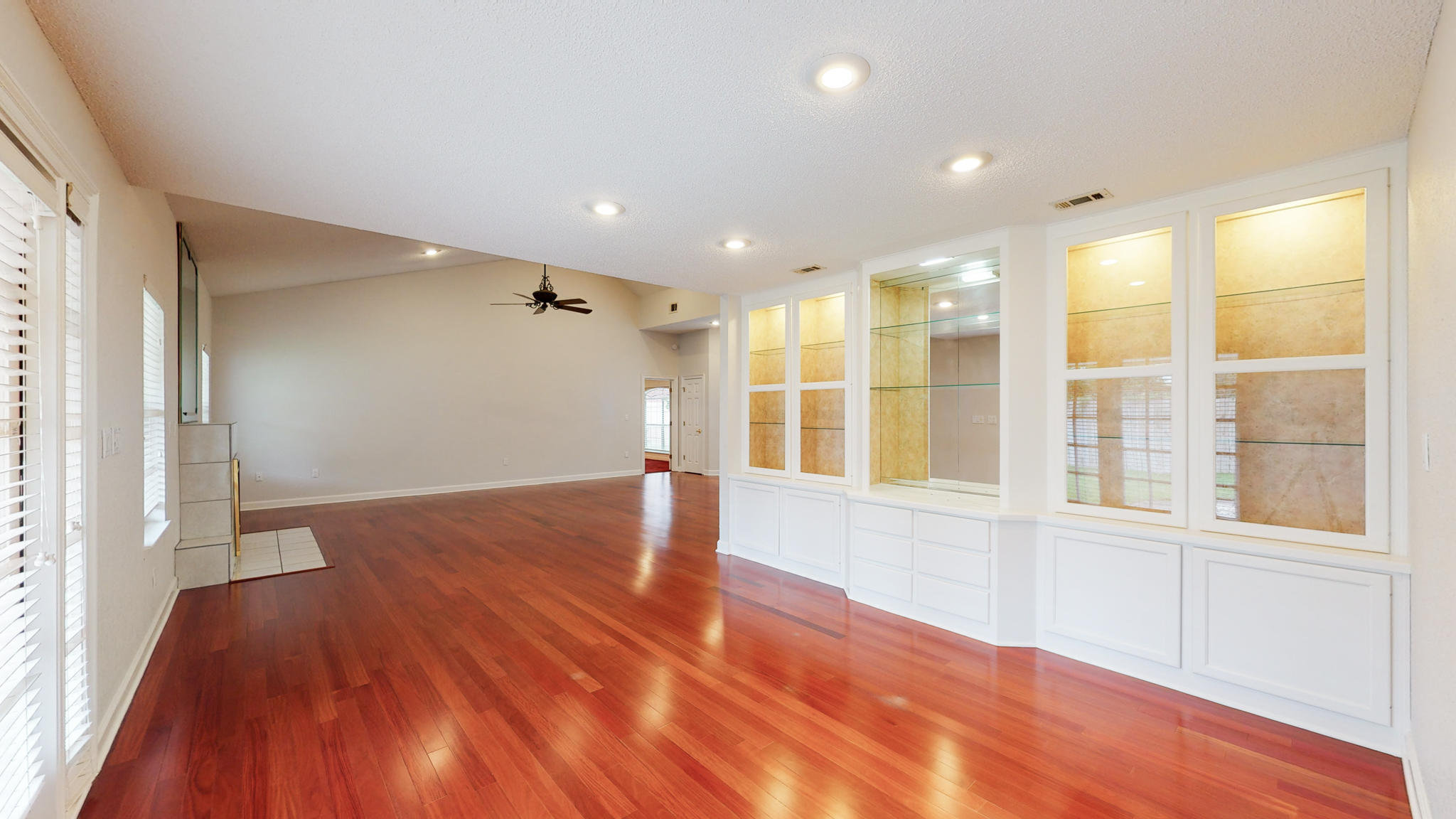 LAKE POINTE - Residential Lease