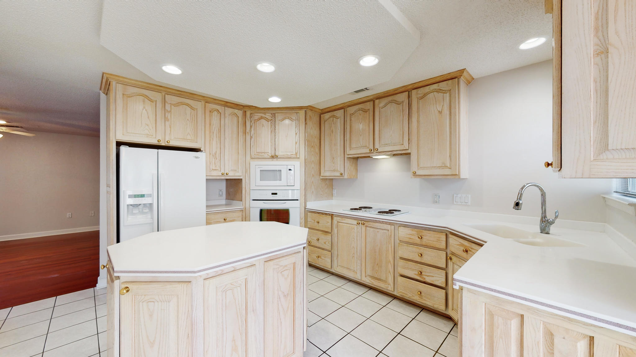 LAKE POINTE - Residential Lease