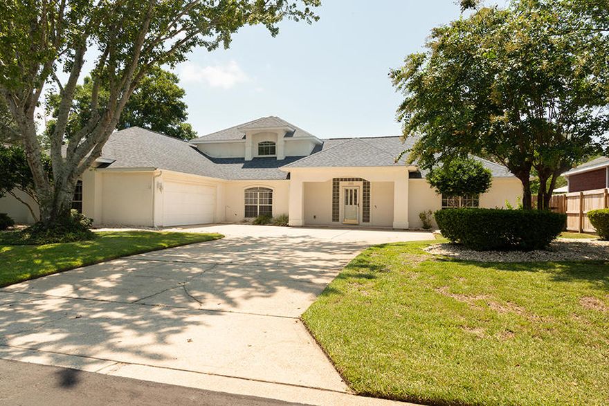 Gorgeous newly painted home in coveted Lake Pointe in Shalimar. Minutes to Eglin and Hurlburt. 4 large bedrooms and 3 bathrooms. 2 separate living areas for entertaining with formal dining room and custom built-ins. One master suite is handicapped accessible and the other is on the opposite side of the house for privacy with additional bedrooms upstairs. Privacy fenced landscaped yard with lawn pump and sprinkler system. sorry no pets allowed. Lawn care provided by owner.