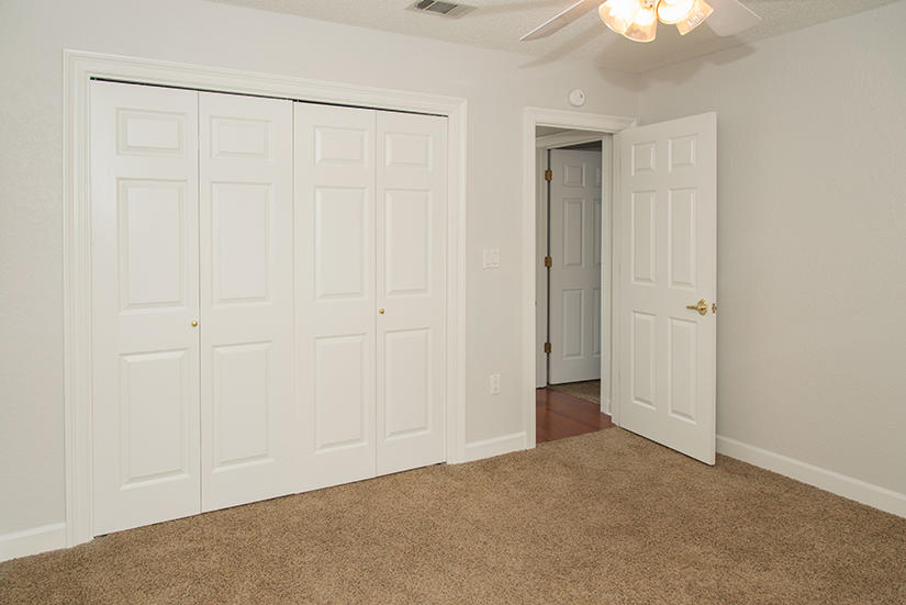 LAKE POINTE - Residential Lease