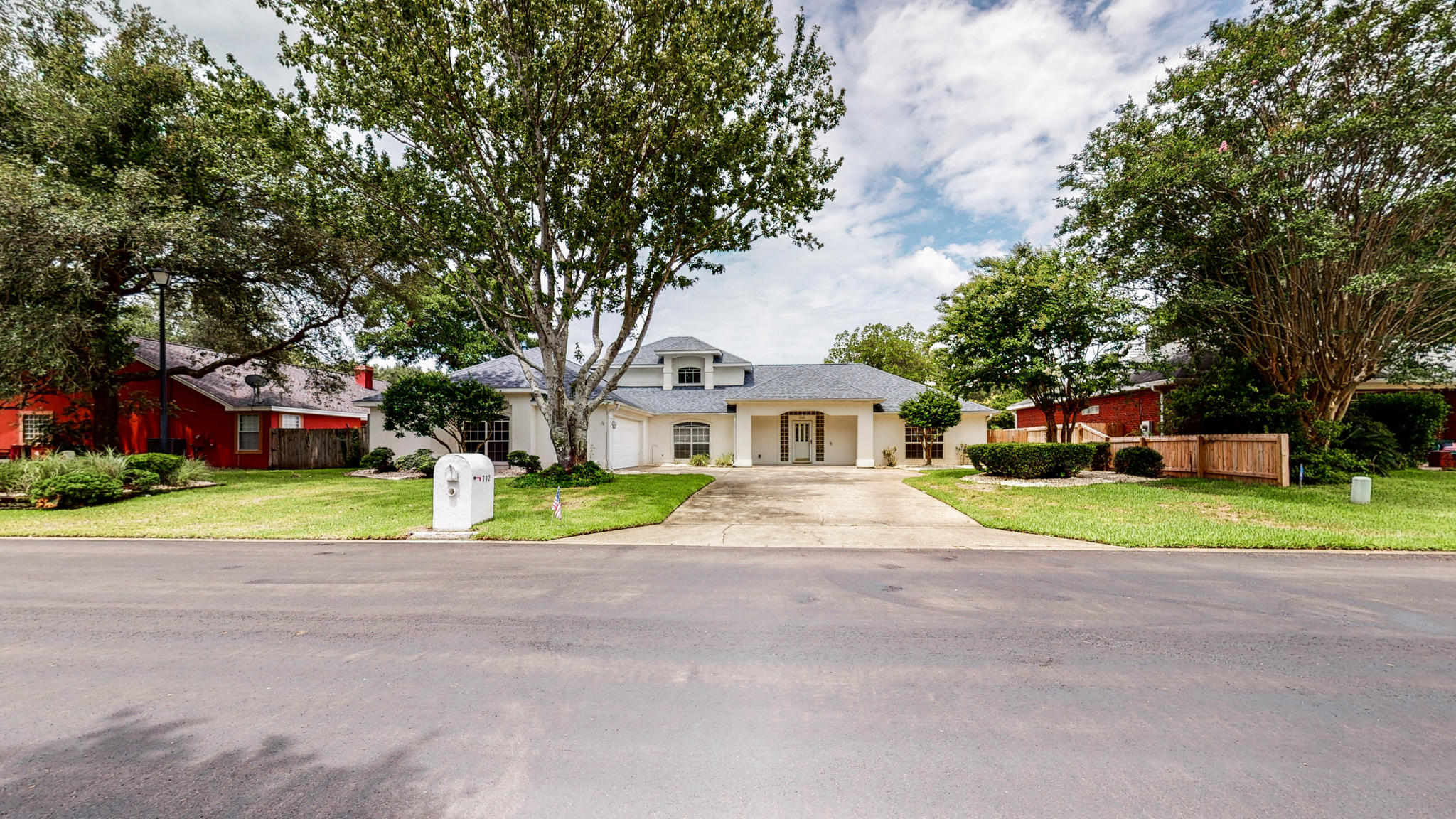 LAKE POINTE - Residential Lease