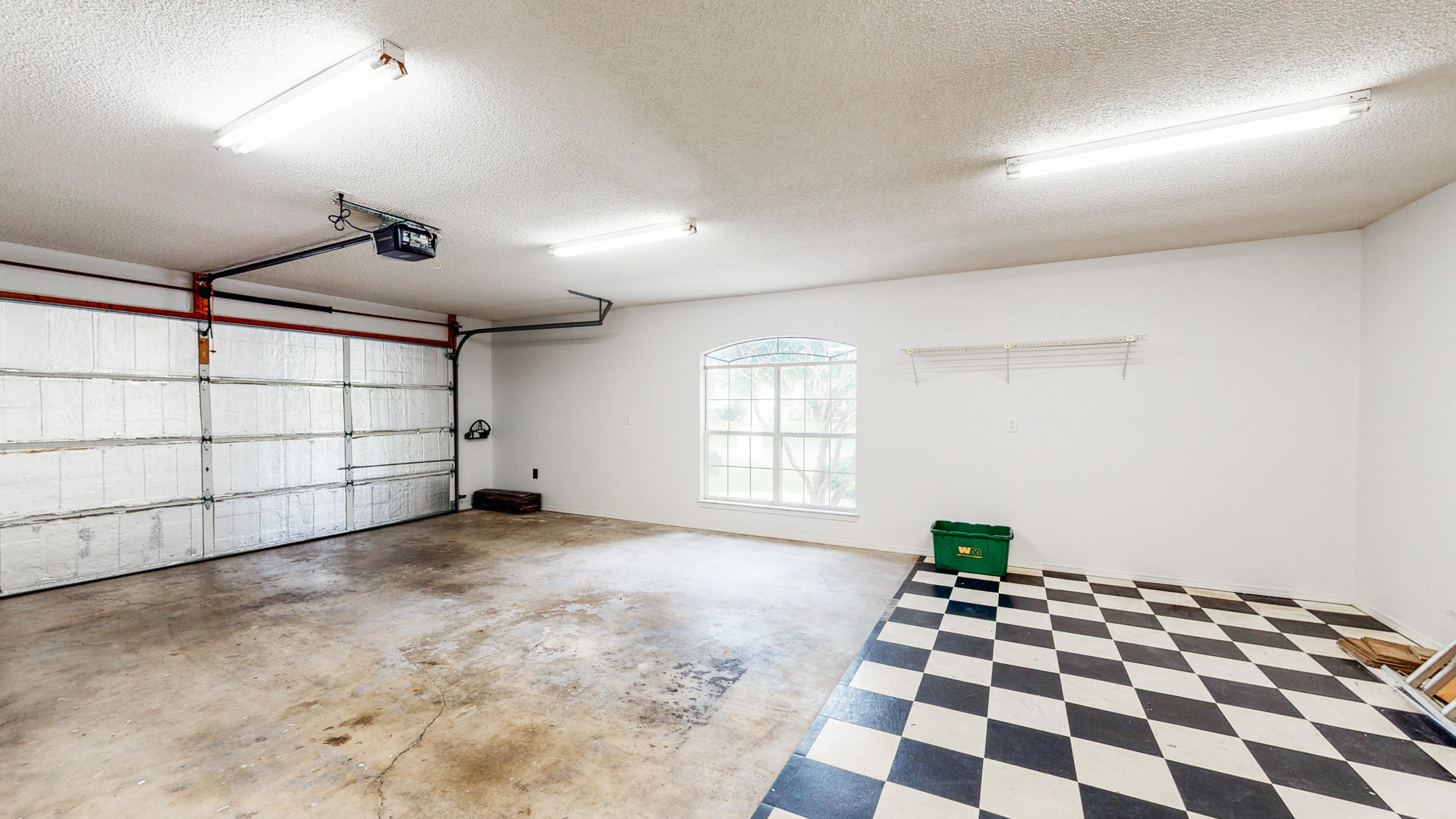 LAKE POINTE - Residential Lease