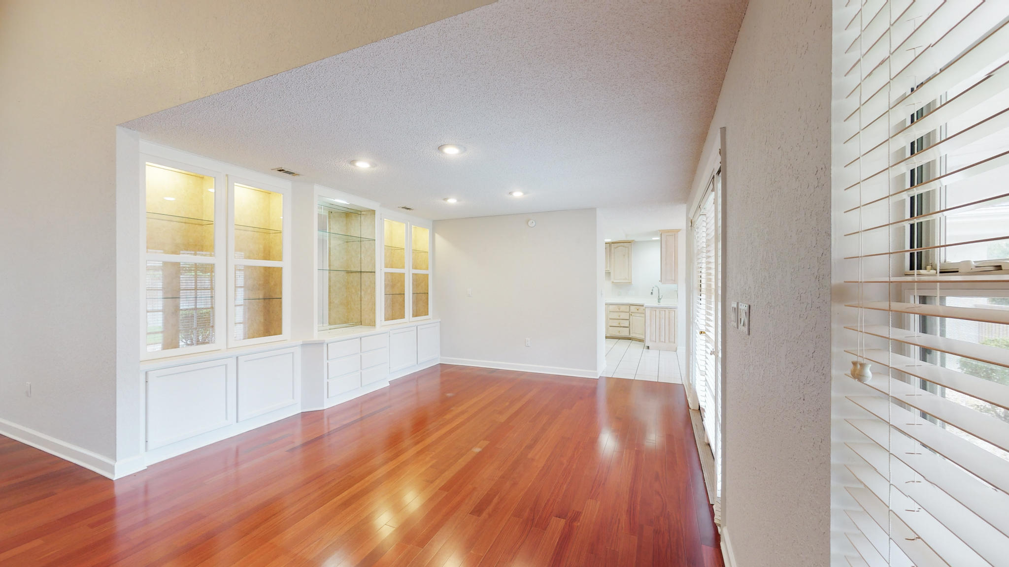 LAKE POINTE - Residential Lease