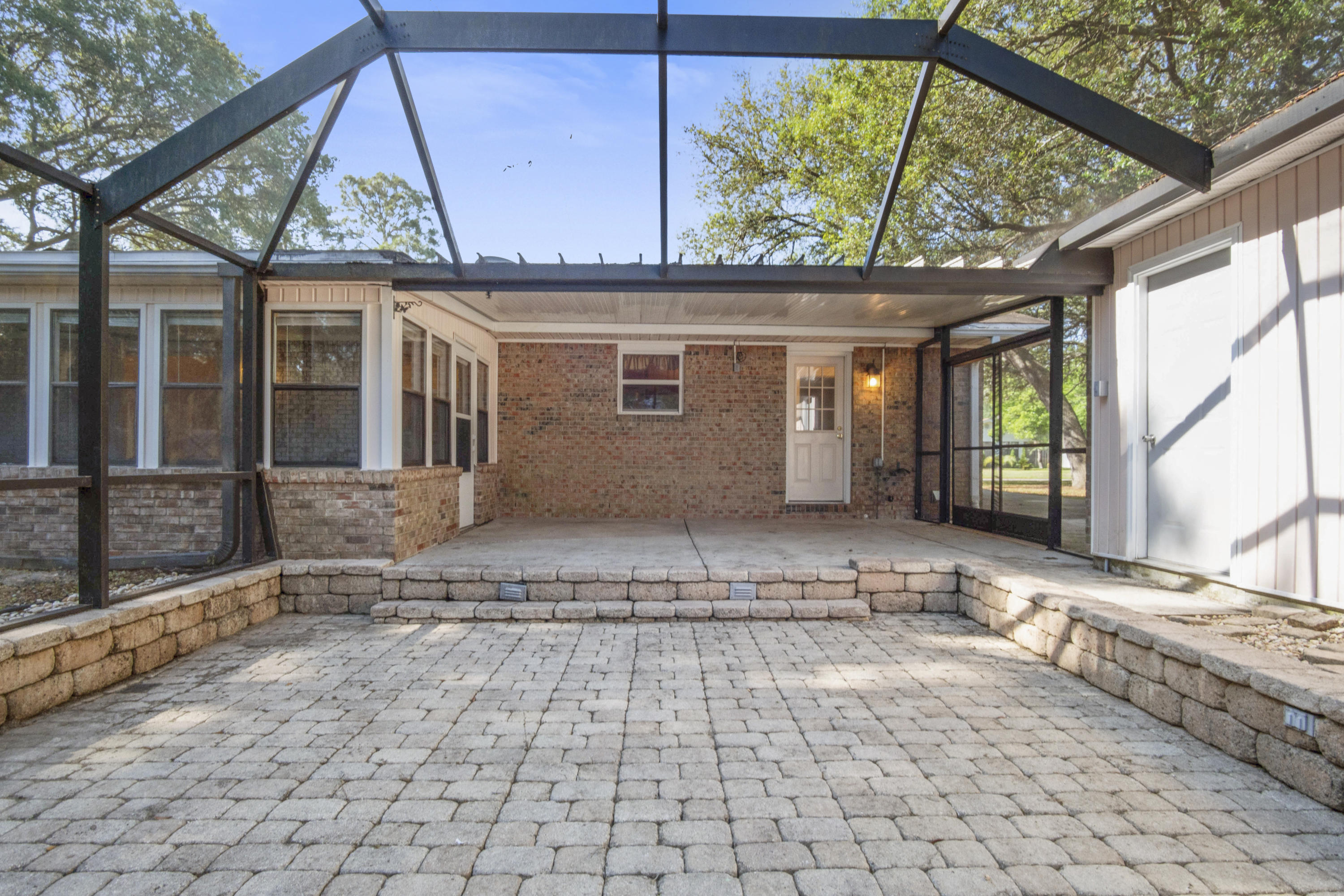 COLLEGE WOOD - Residential