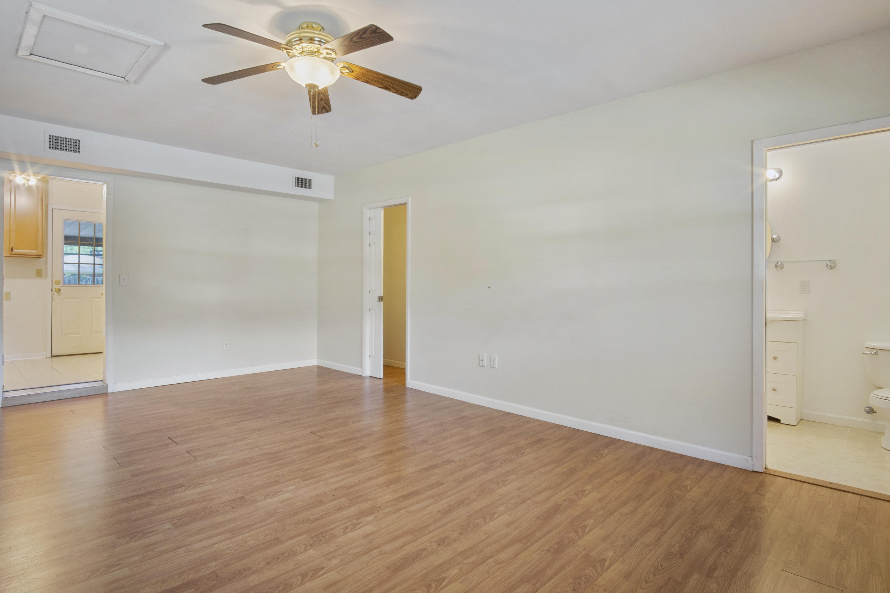 COLLEGE WOOD - Residential