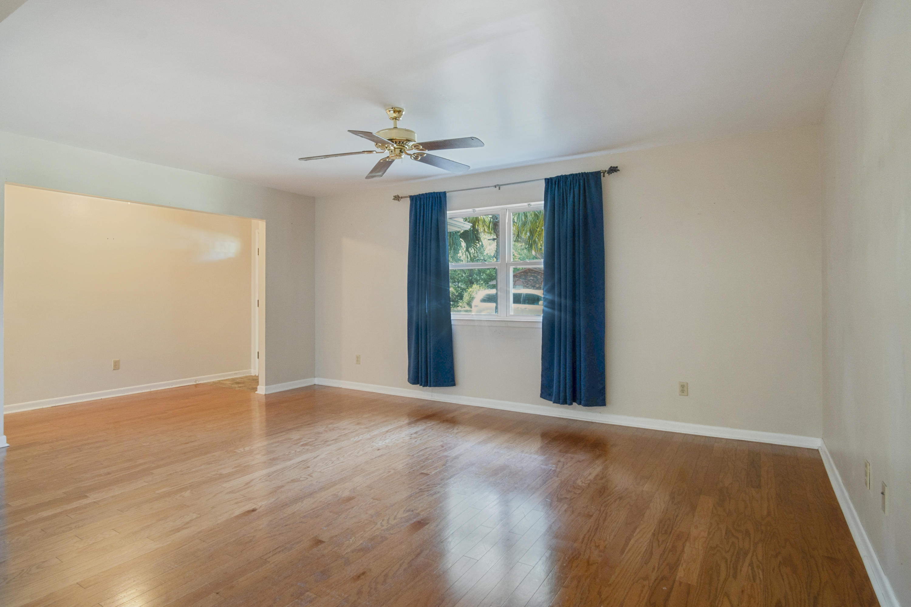 COLLEGE WOOD - Residential