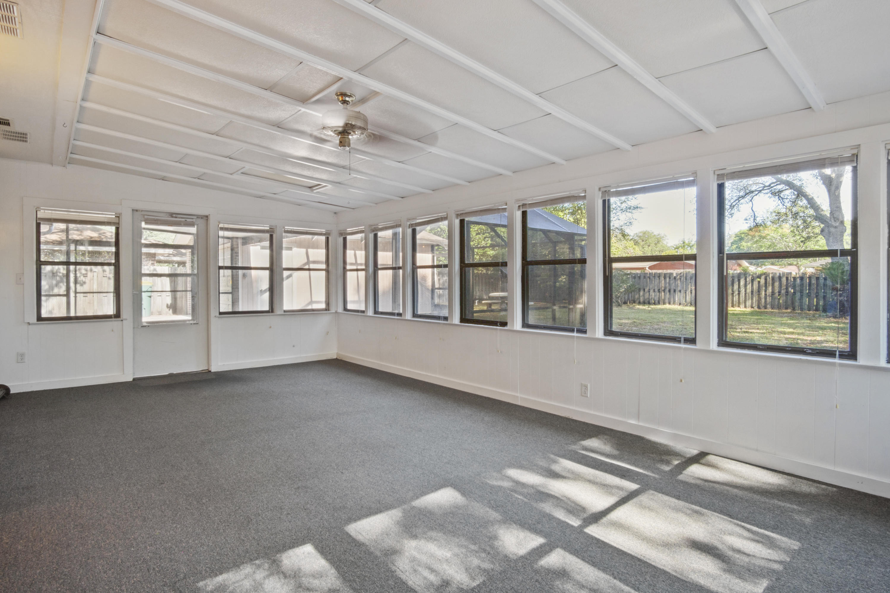 COLLEGE WOOD - Residential