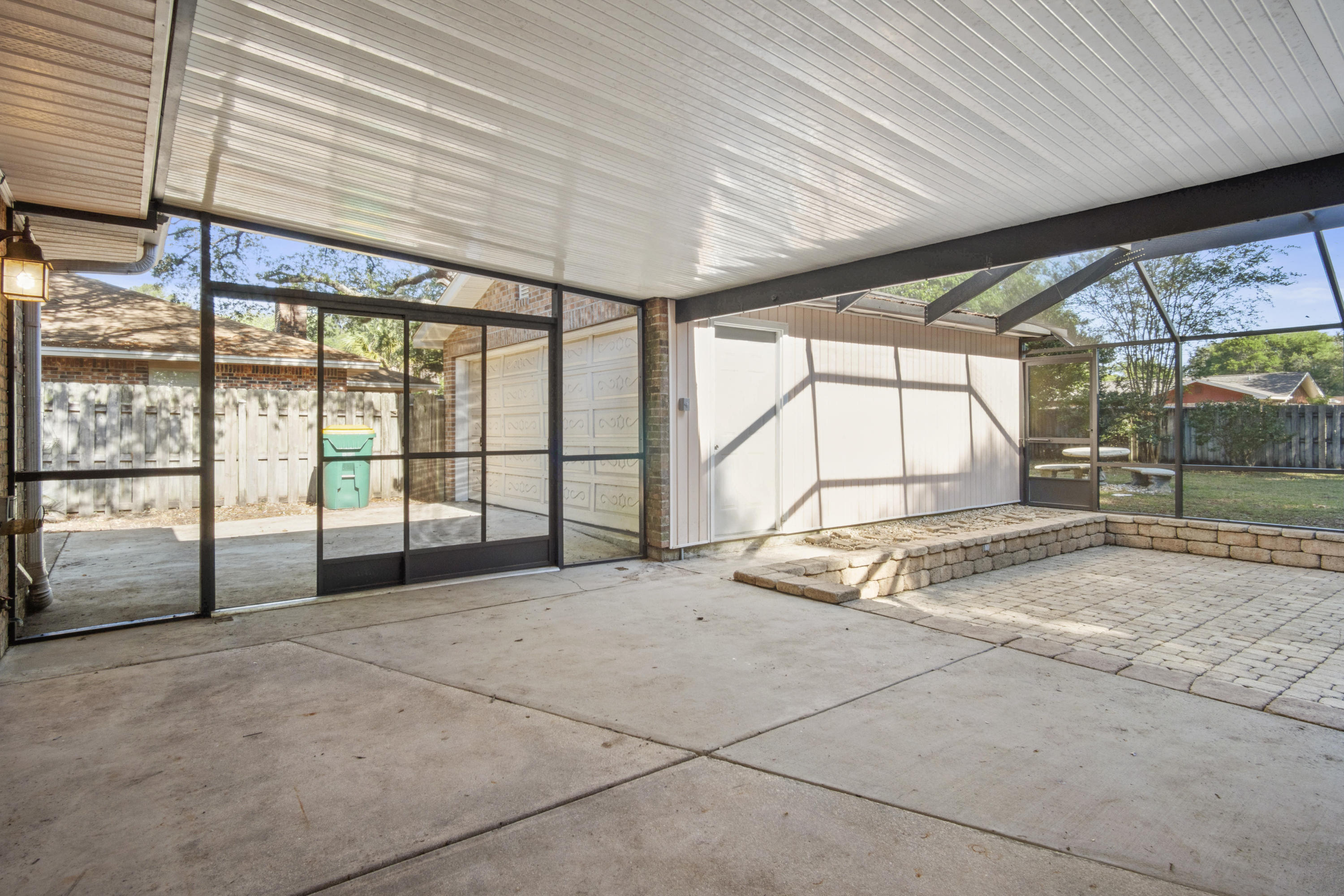 COLLEGE WOOD - Residential