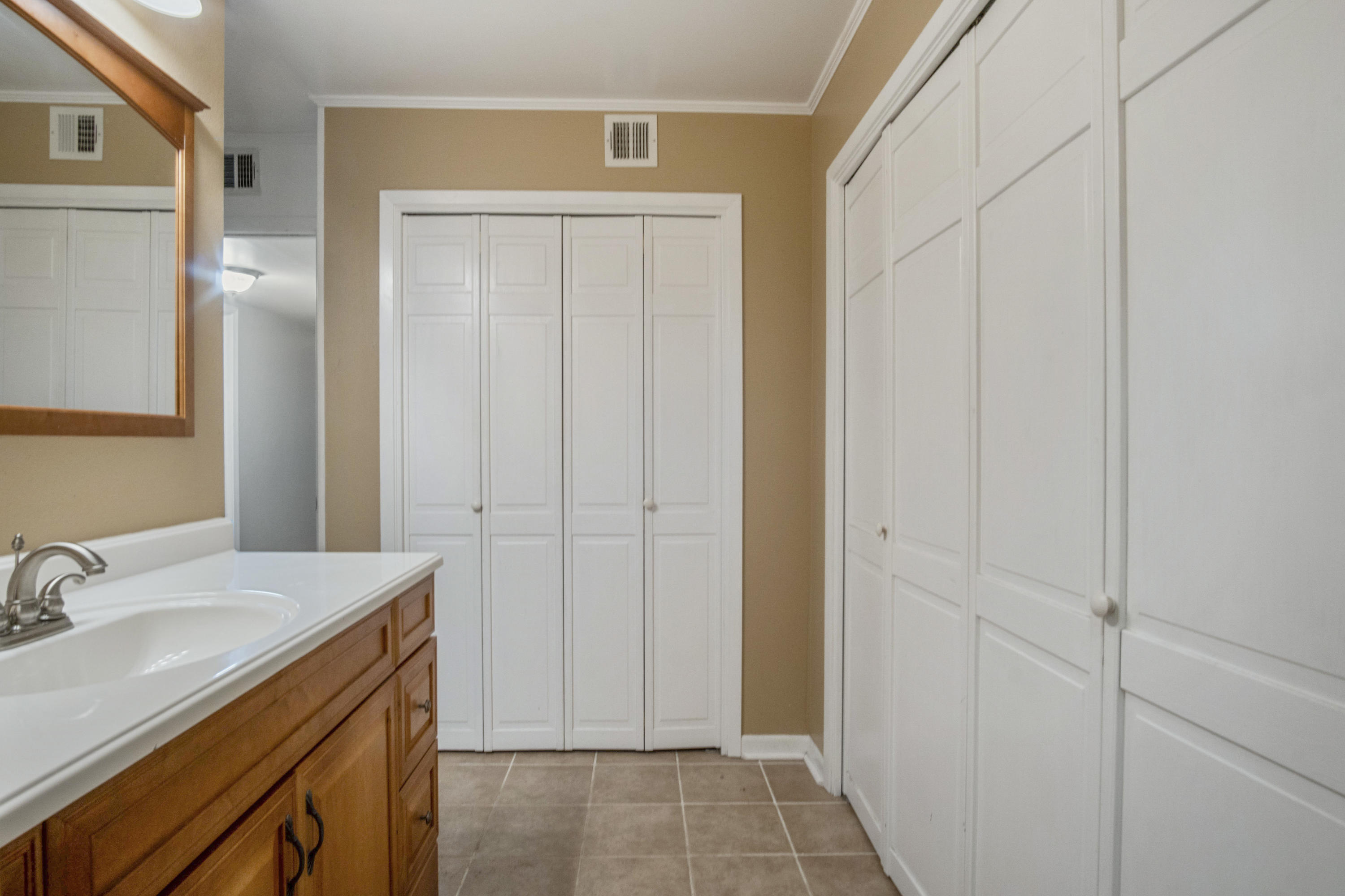 COLLEGE WOOD - Residential