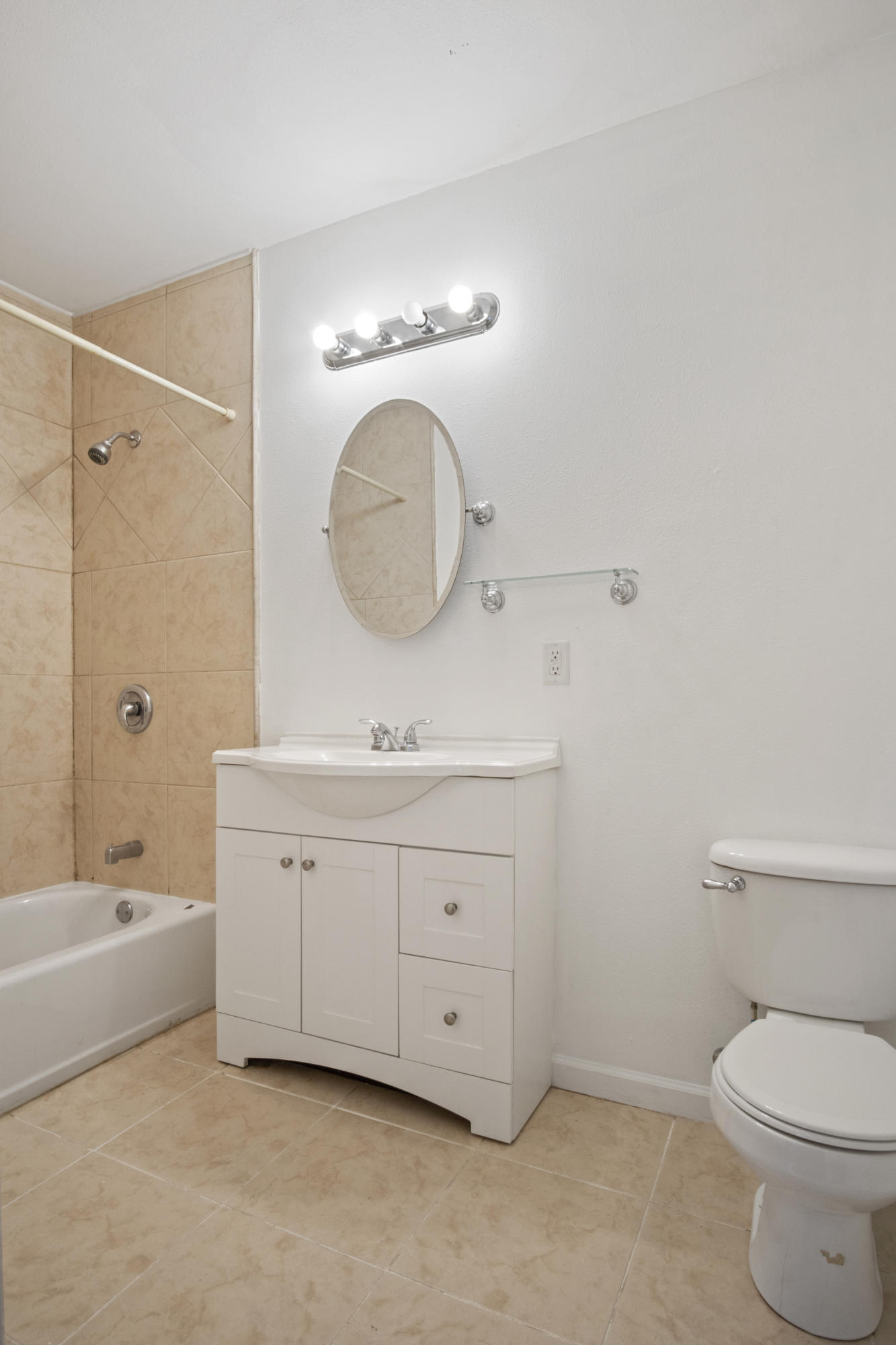 COLLEGE WOOD - Residential